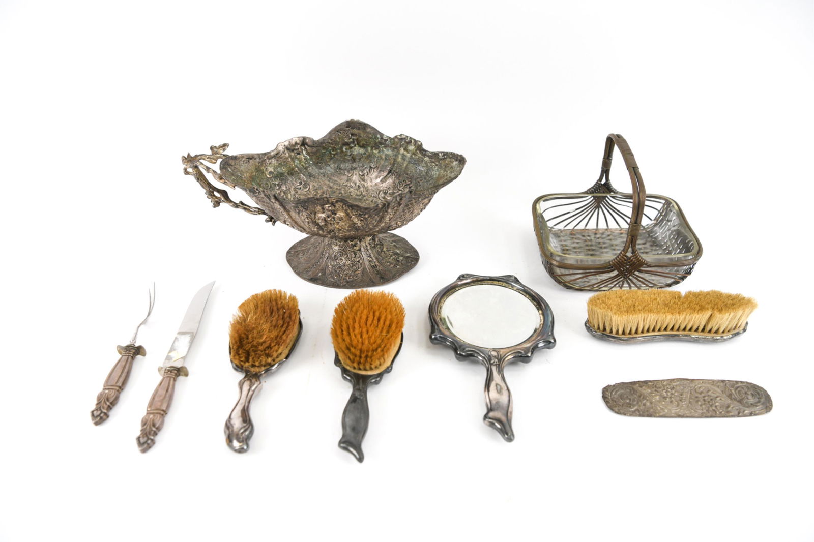 DECORATIVE GROUPING OF ORNATE ANTIQUE SILVERPLATE (1 of 20)