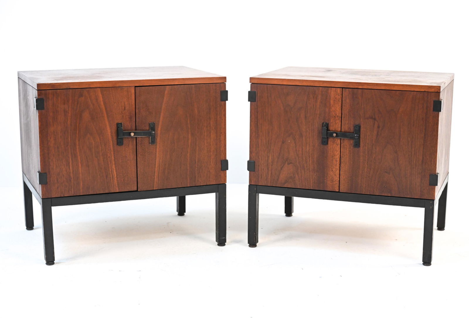 PAIR MILO BAUGHMAN FOR DIRECTIONAL NIGHTSTANDS (1 of 12)