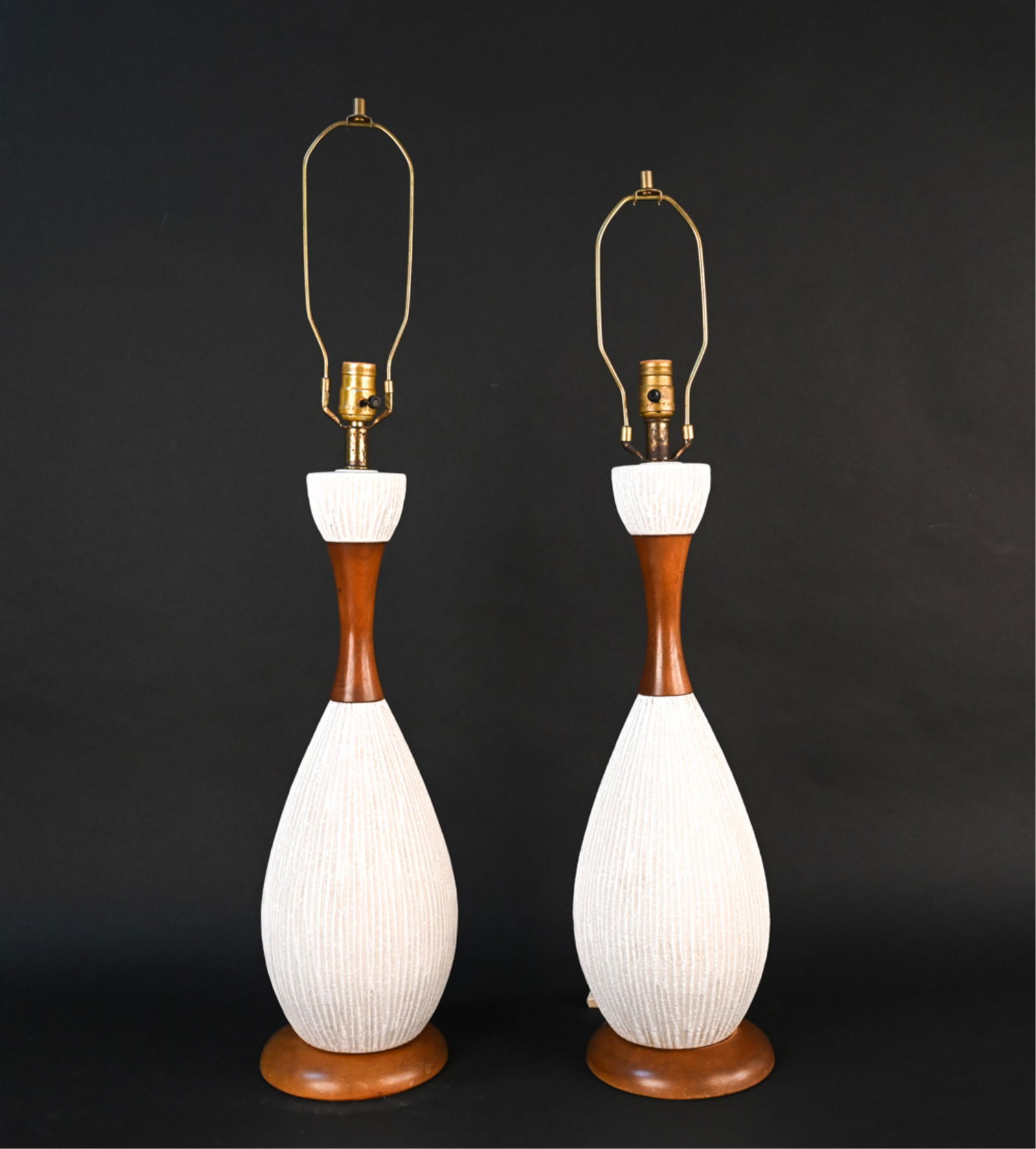 (2) MID-CENTURY CERAMIC & WALNUT TABLE LAMPS (1 of 11)