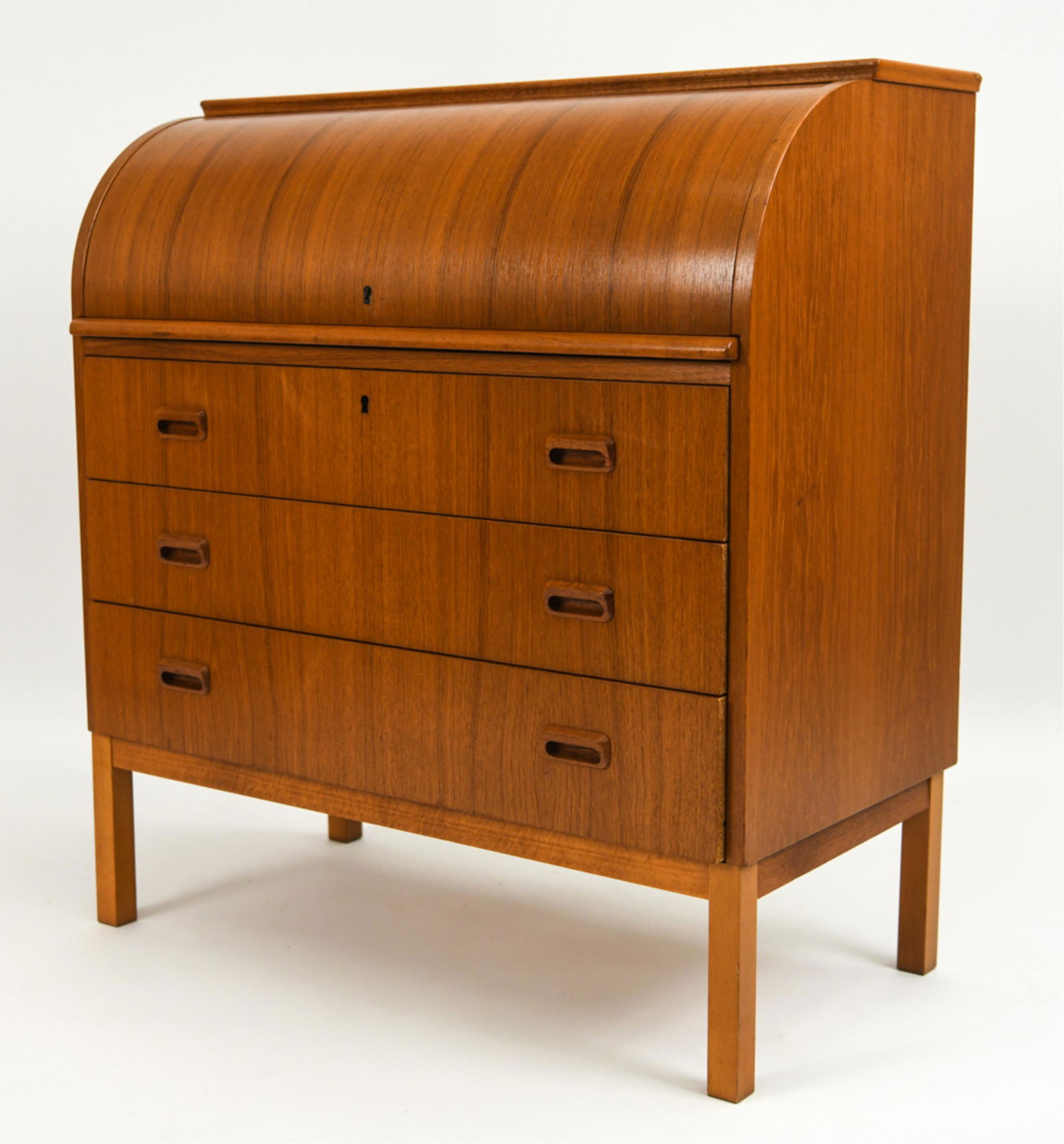 EGON OSTERGAARD SCANDINAVIAN MODERN DESK (1 of 18)