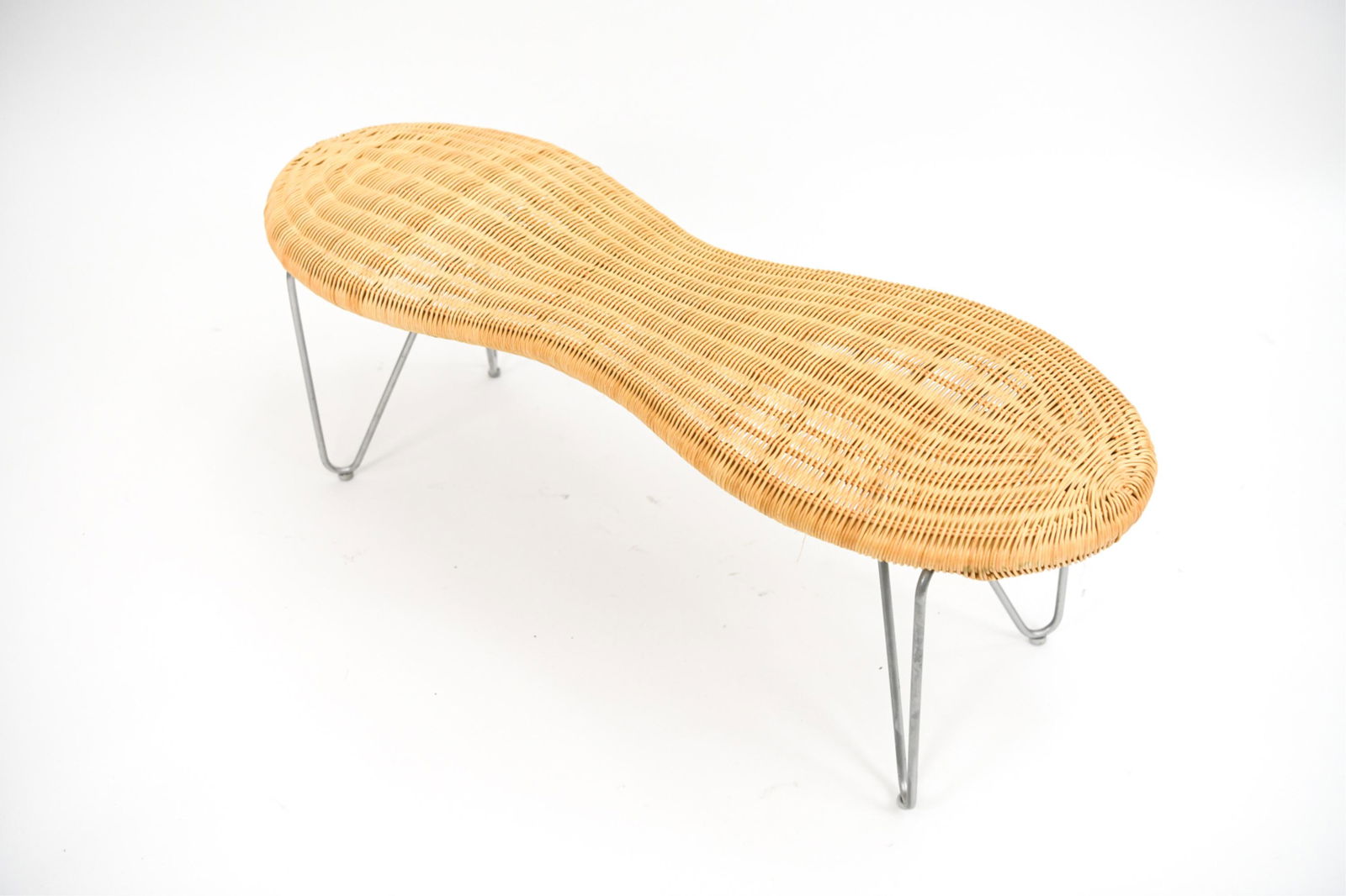 1980S WICKER PEANUT SHAPE BENCH WITH HAIRPIN LEGS (1 of 12)