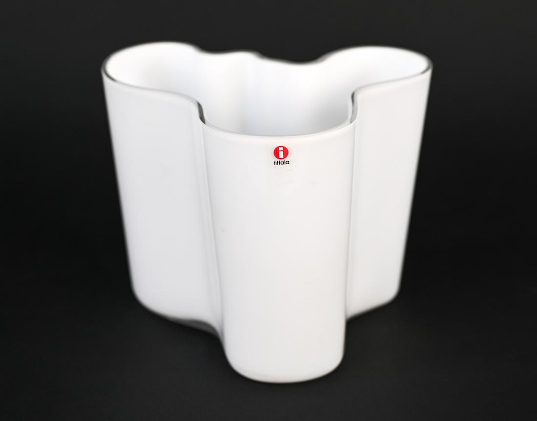 ALVAR AALTO FOR IITTALA VASE (1 of 9)