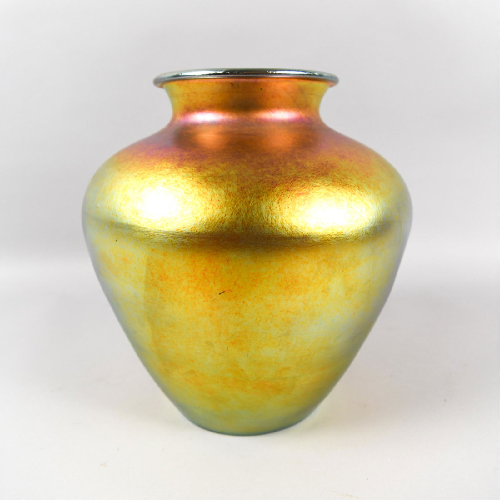 LARGE FREDERICK CARDER STEUBEN AURENE GLASS VASE (1 of 12)