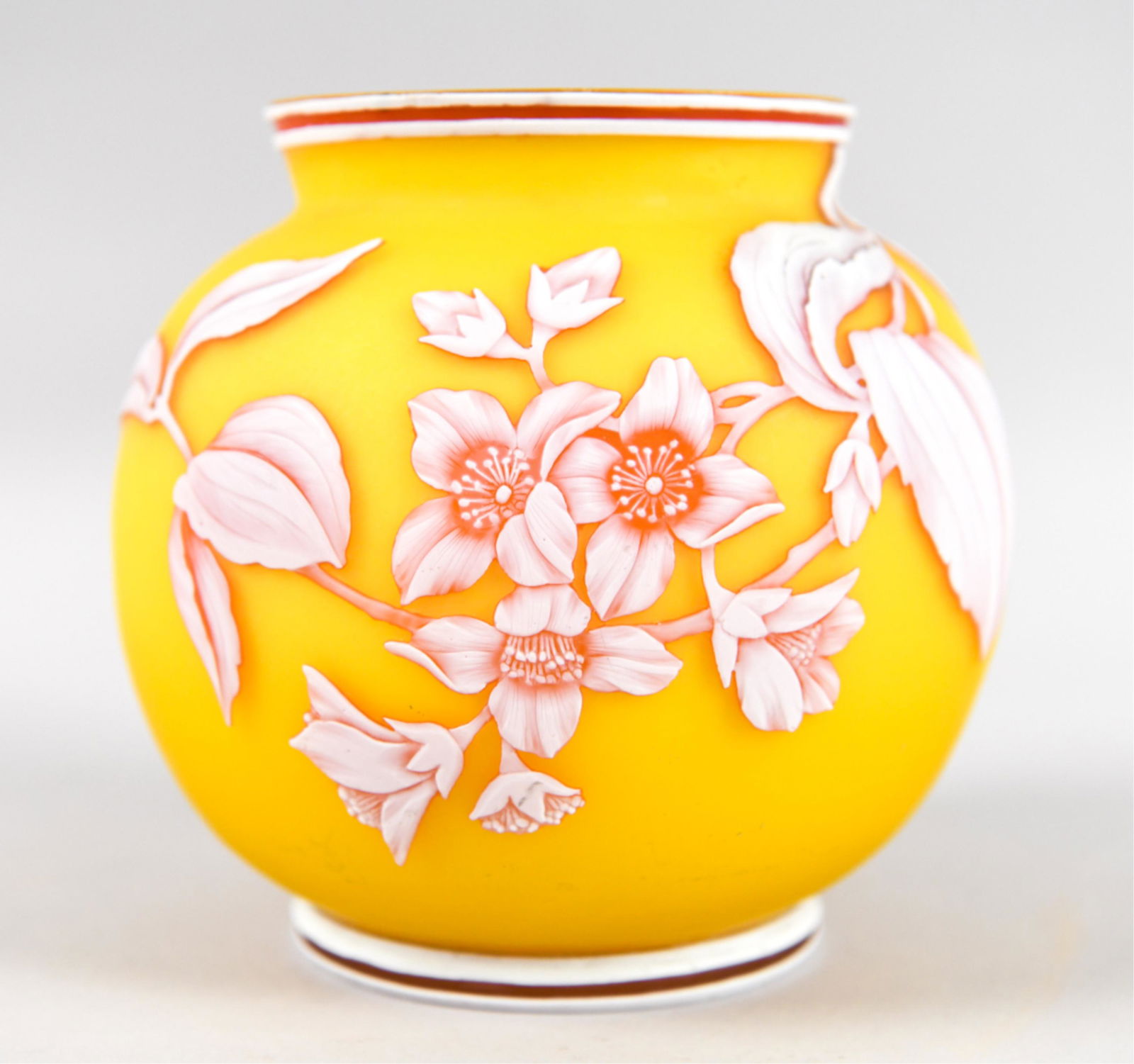 ATTR. THOMAS WEBB CAMEO GLASS VASE (1 of 15)