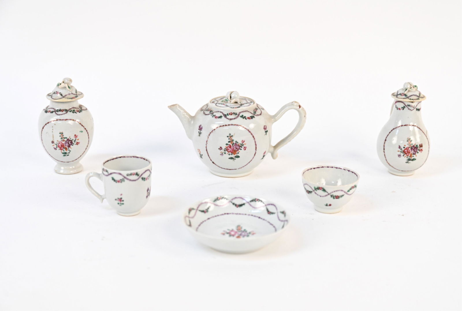 CHINESE EXPORT PORCELAIN MINIATURE TEA SERVICE (1 of 13)