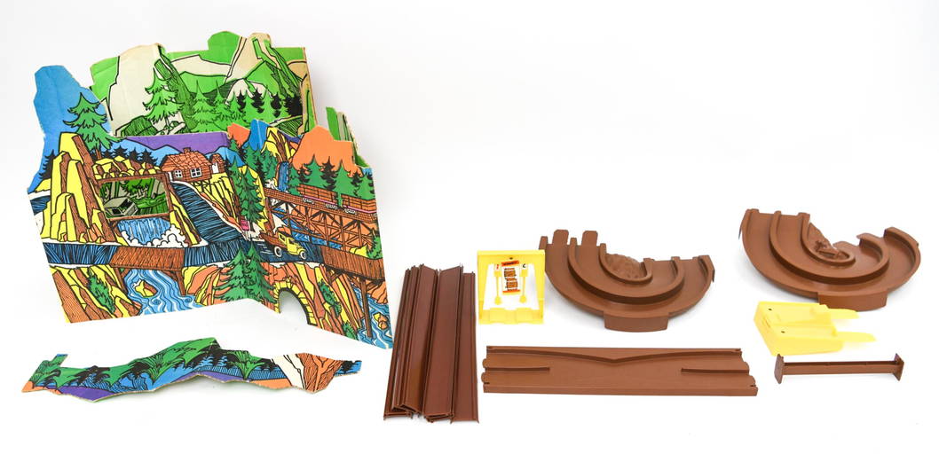 Vintage Hot Wheels Cut Off Canyon Race Track