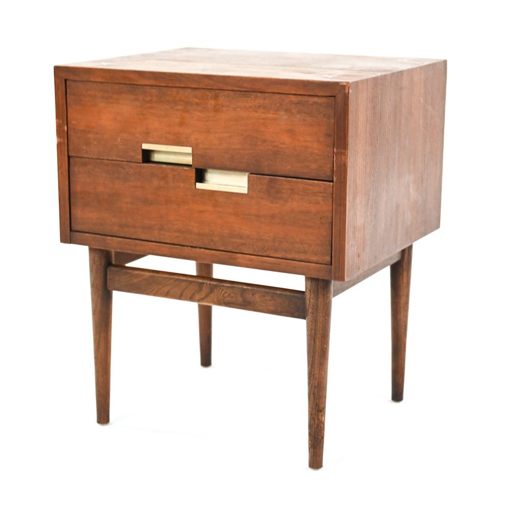 AMERICAN OF MARTINSVILLE WALNUT NIGHTSTAND (1 of 15)