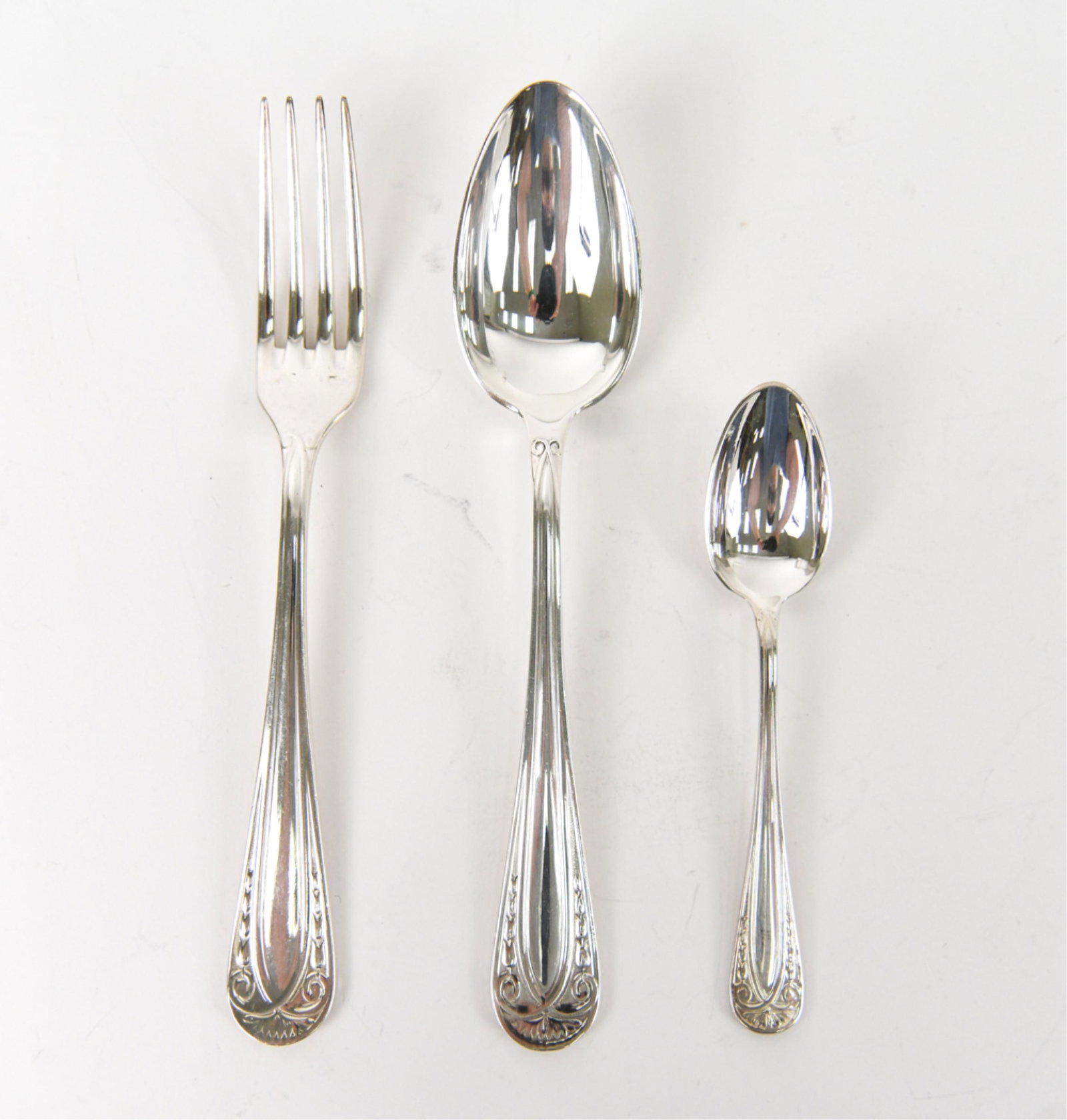 (32) ANTIQUE FRENCH SILVERPLATE FLATWARE (1 of 3)