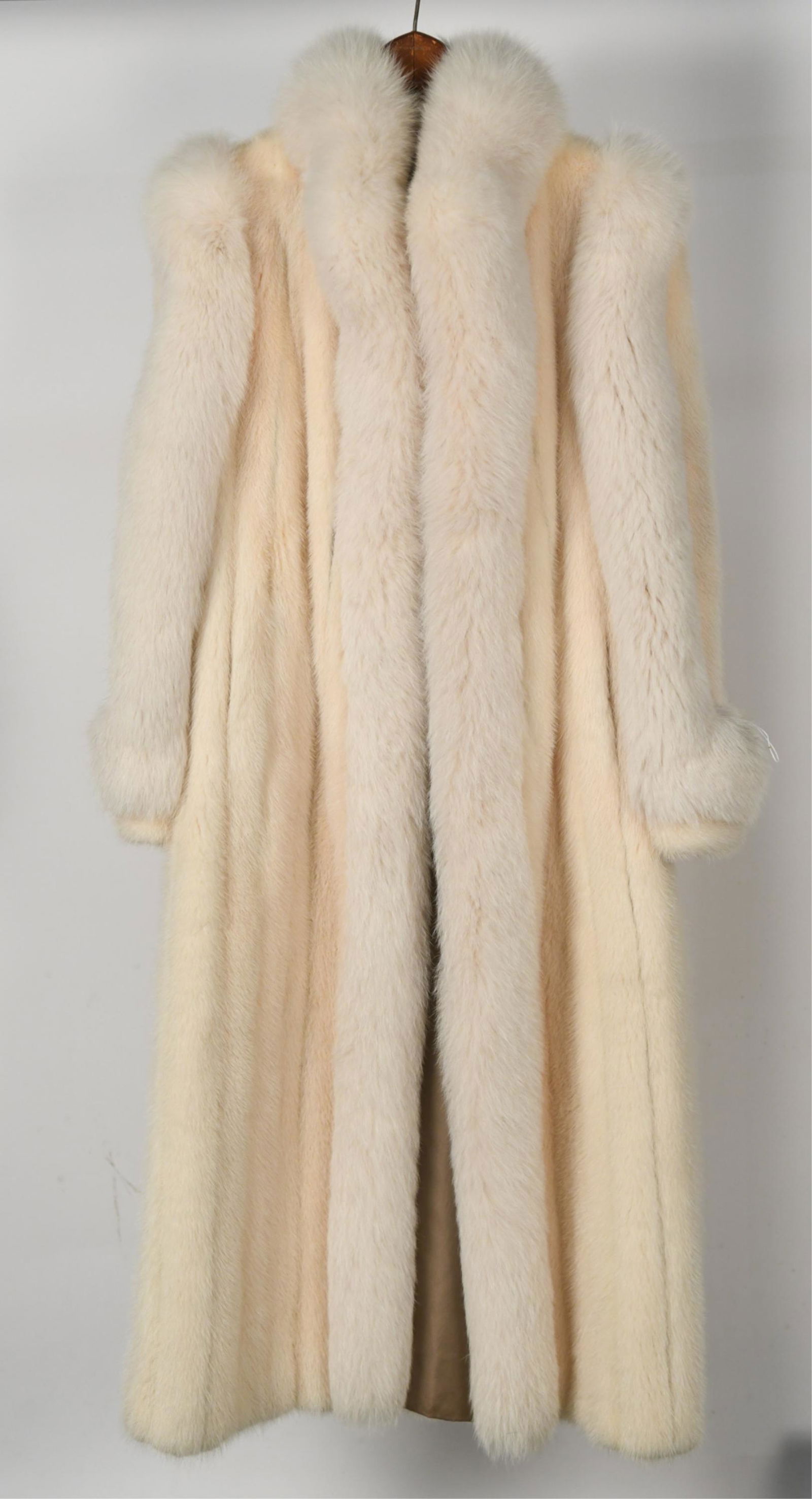 VINTAGE WHITE FULL LENGTH FUR COAT (1 of 16)