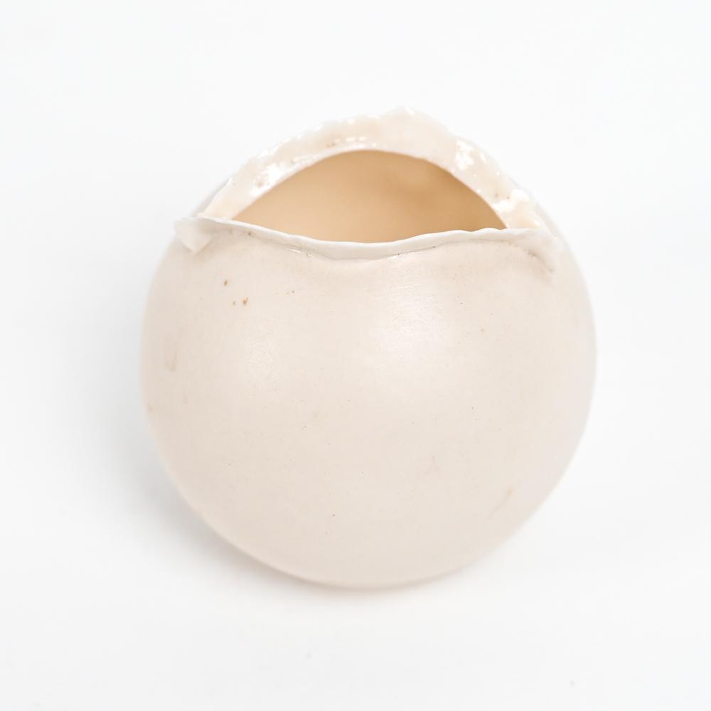 NAOMI CAHANA SMALL PEARLIZED CERAMIC VASE (1 of 7)