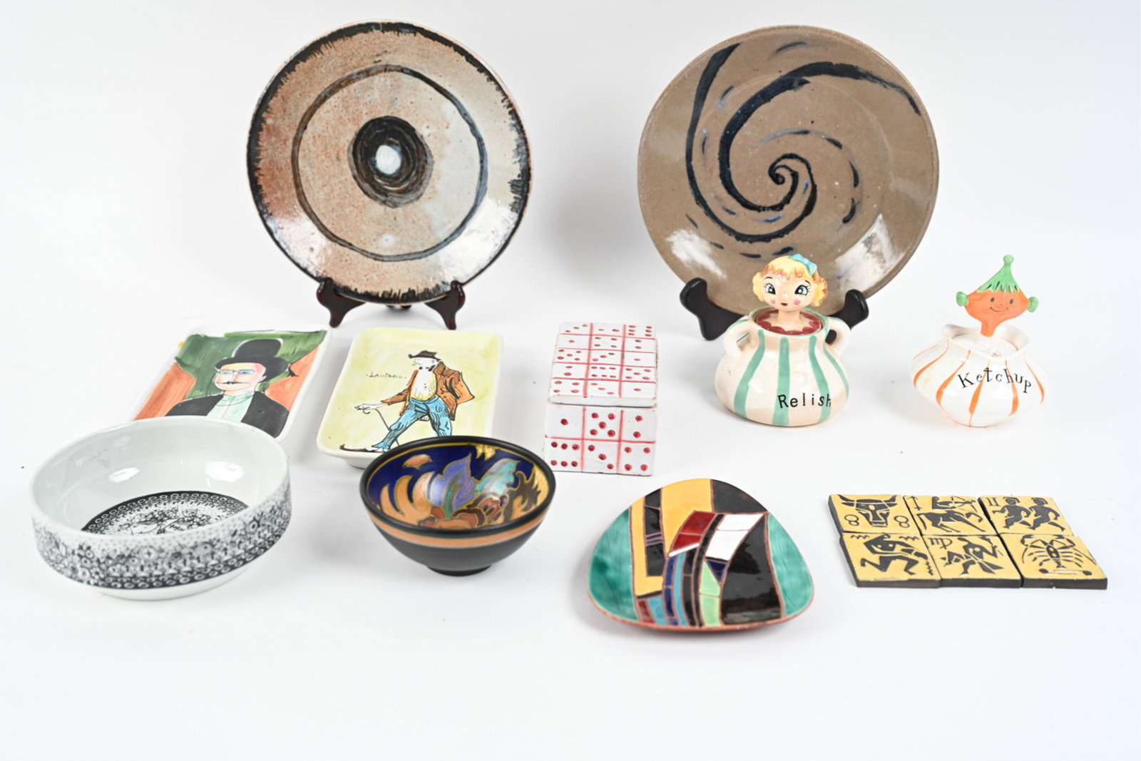 VINTAGE DECORATIVE GROUPING INCL. CERAMICS (1 of 20)