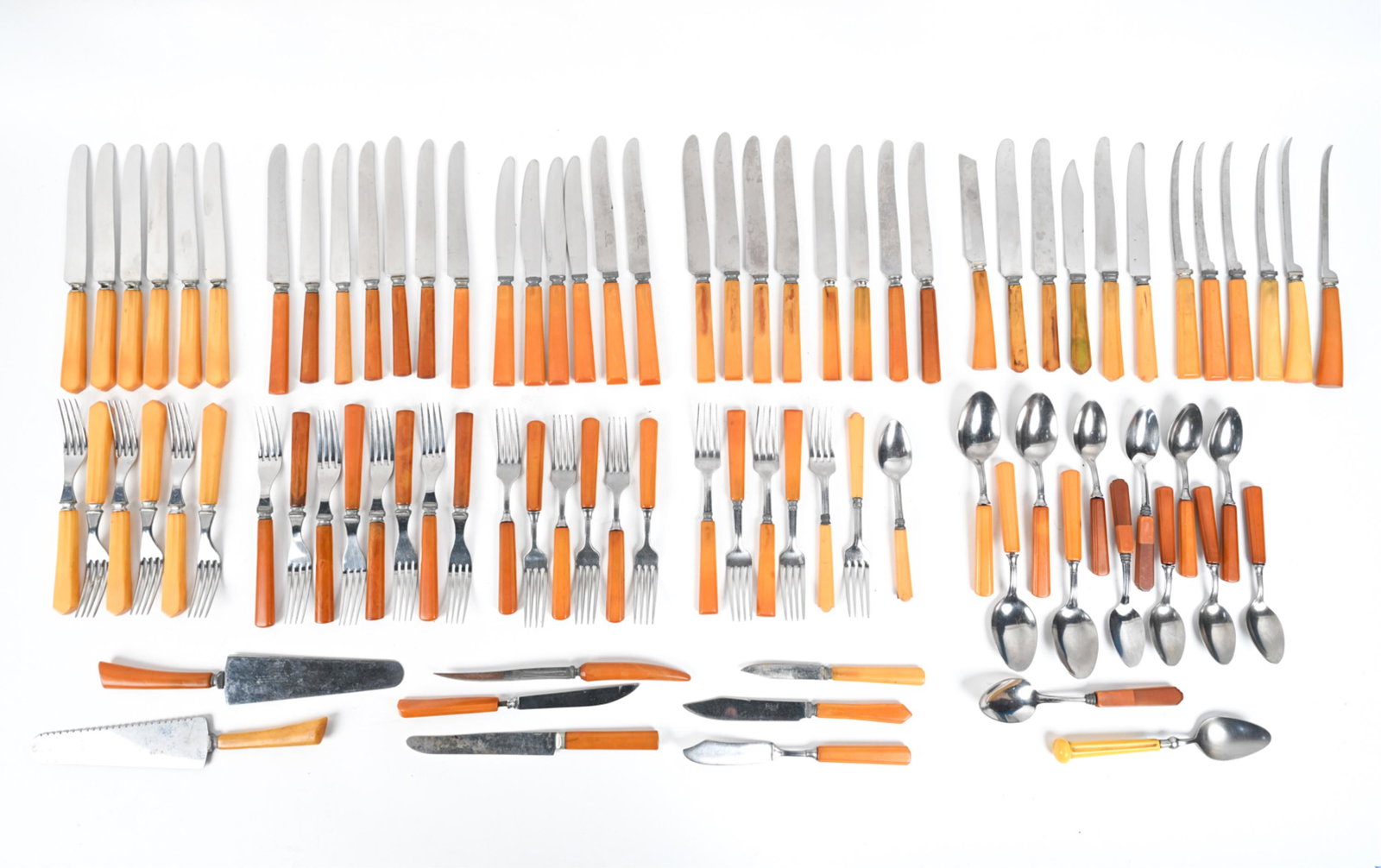 BUTTERSCOTCH BAKELITE FLATWARE (1 of 19)