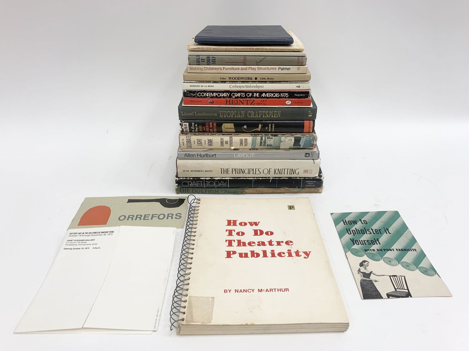 VINTAGE DECORATIVE ARTS, CRAFTS, HOBBY & DIY BOOKS (1 of 10)