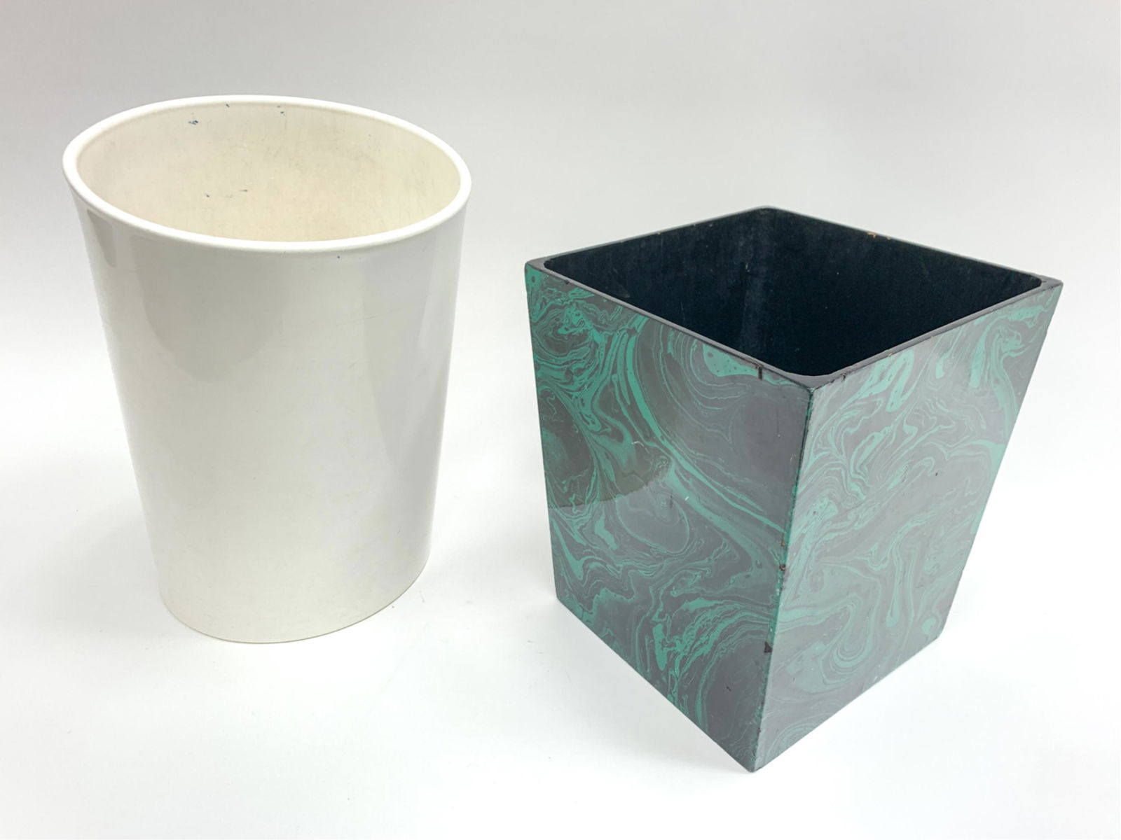 (2) MID-CENTURY WASTE BASKETS INCL. HELLER (1 of 9)