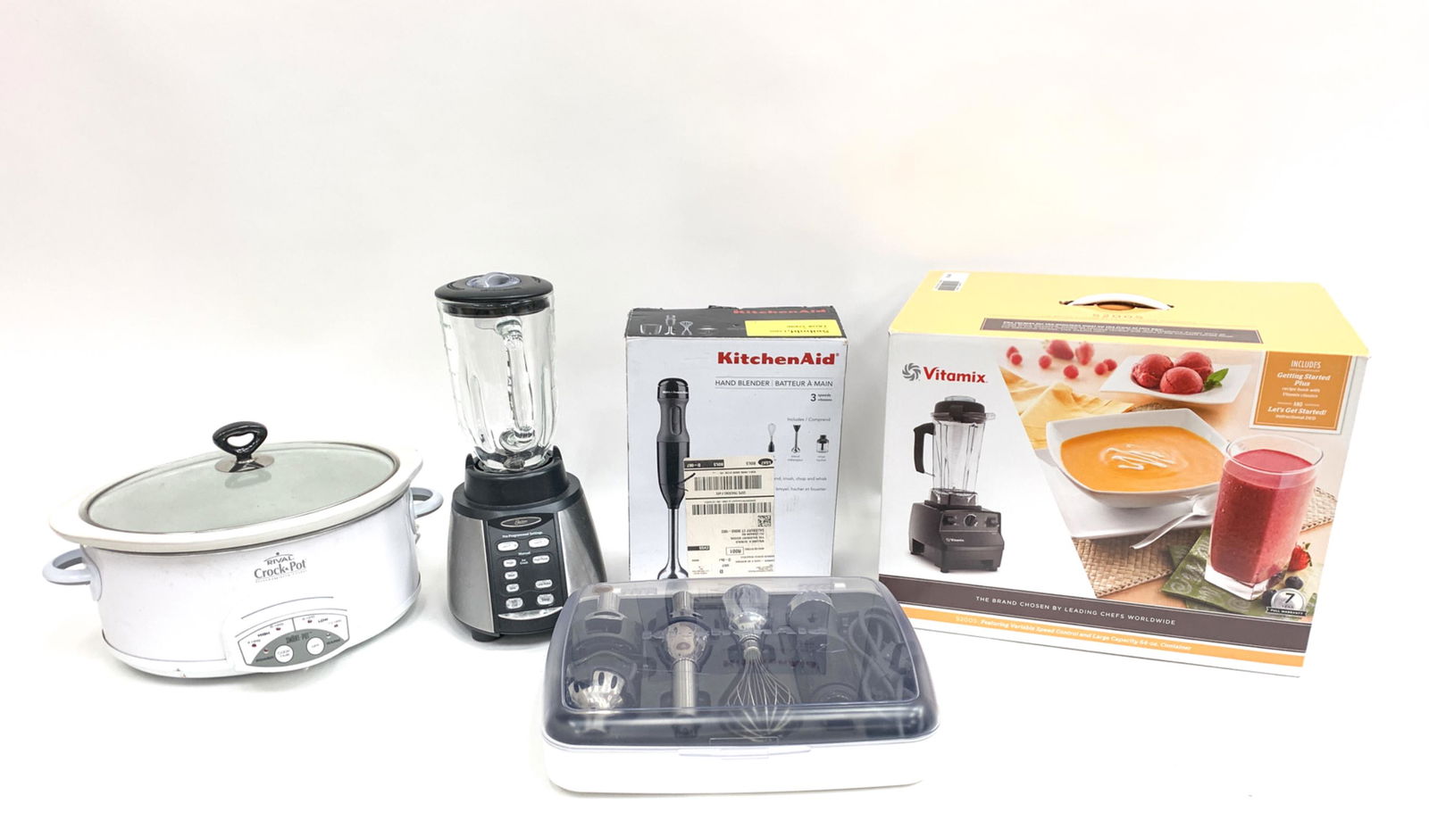 GROUPING OF ELECTRIC KITCHENWARE (1 of 7)
