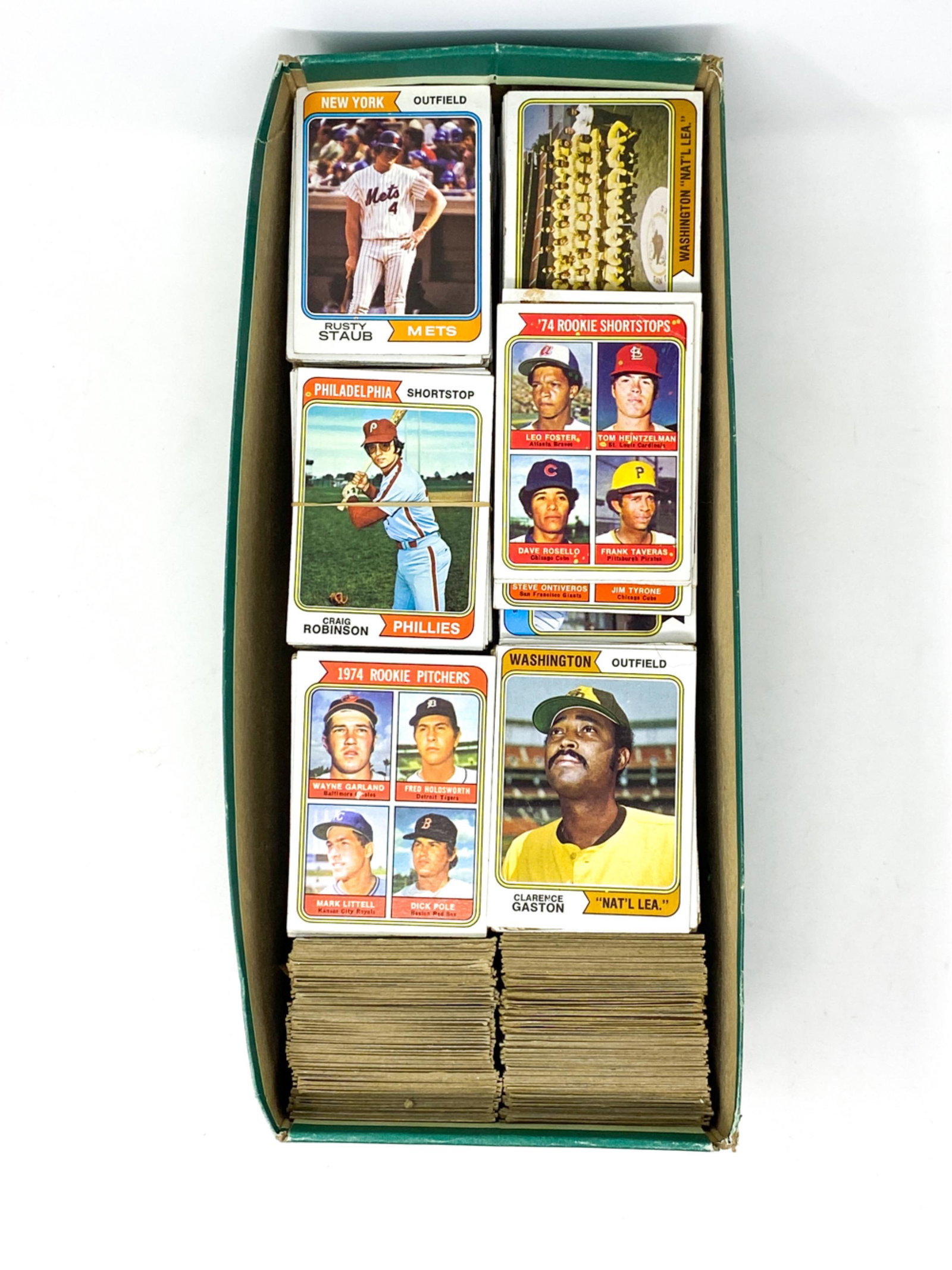 COLLECTION OF TOPPS 1974 BASEBALL CARDS (1 of 6)