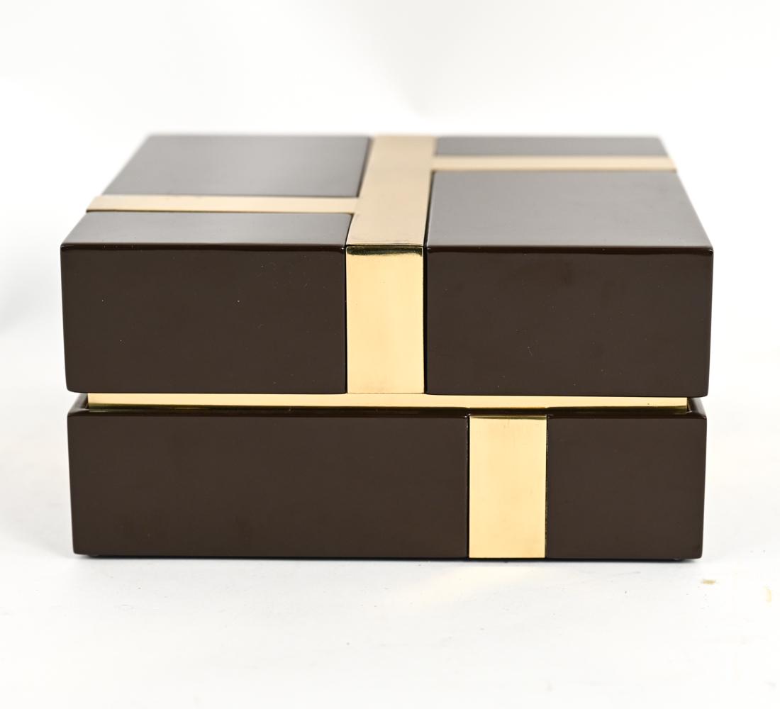 CONTEMPORARY CUSTOM FLAIR BROWN LACQUERED BOX (1 of 11)