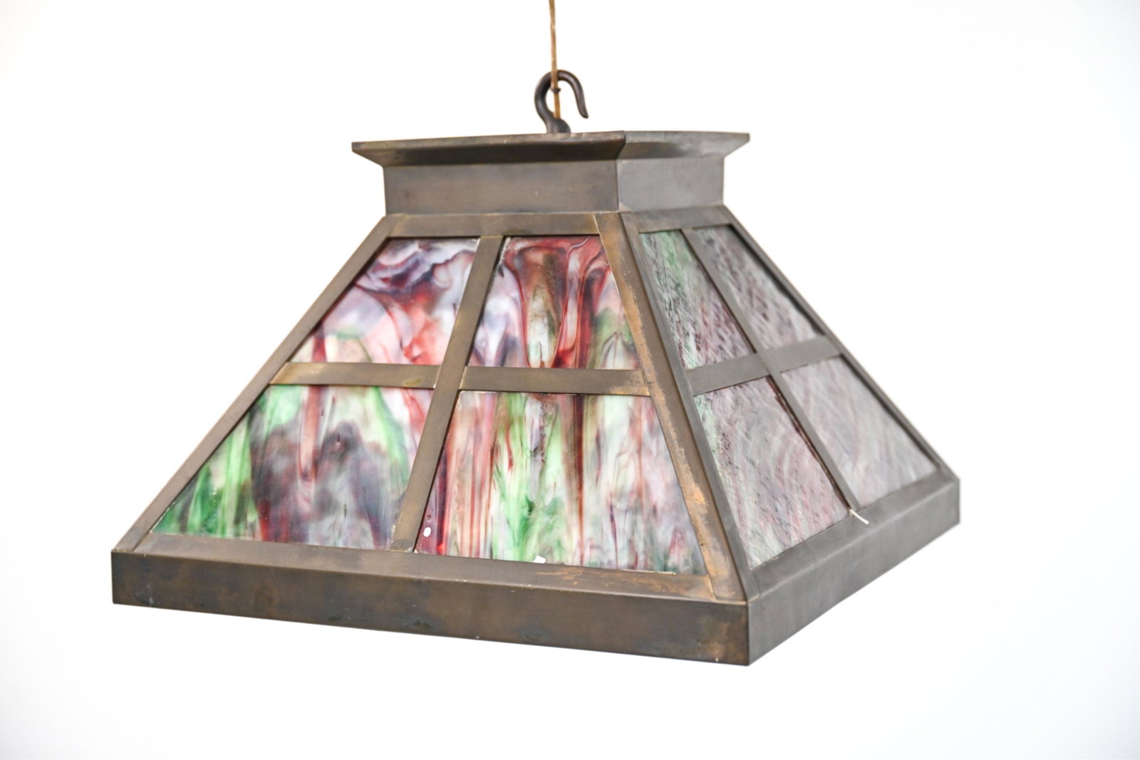 VINTAGE SLAG GLASS & BRASS PENDANT LIGHT: Dimensions: H 12.75" x W 18.25" x D 18.25" Condition: Wiring not tested. One glass panel cracked. Brass with natural rubbing and patina.