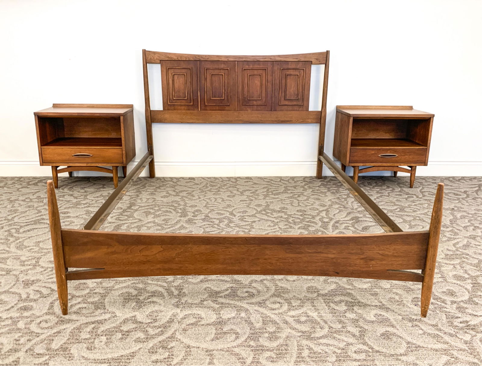 Pair Broyhill Sculptra Nightstands Headboard