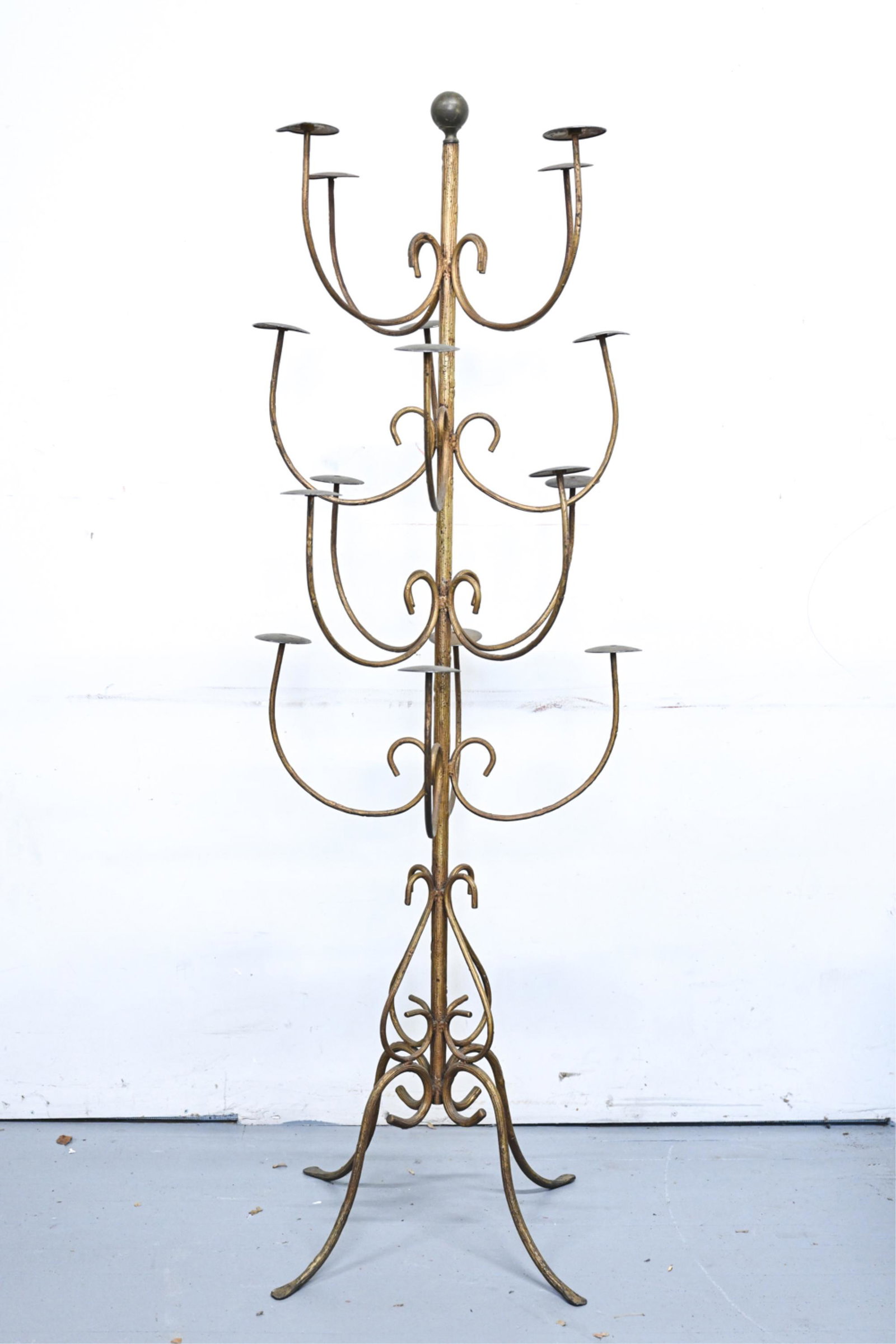 GILT IRON & BRASS HAT DISPLAY RACK (1 of 15)