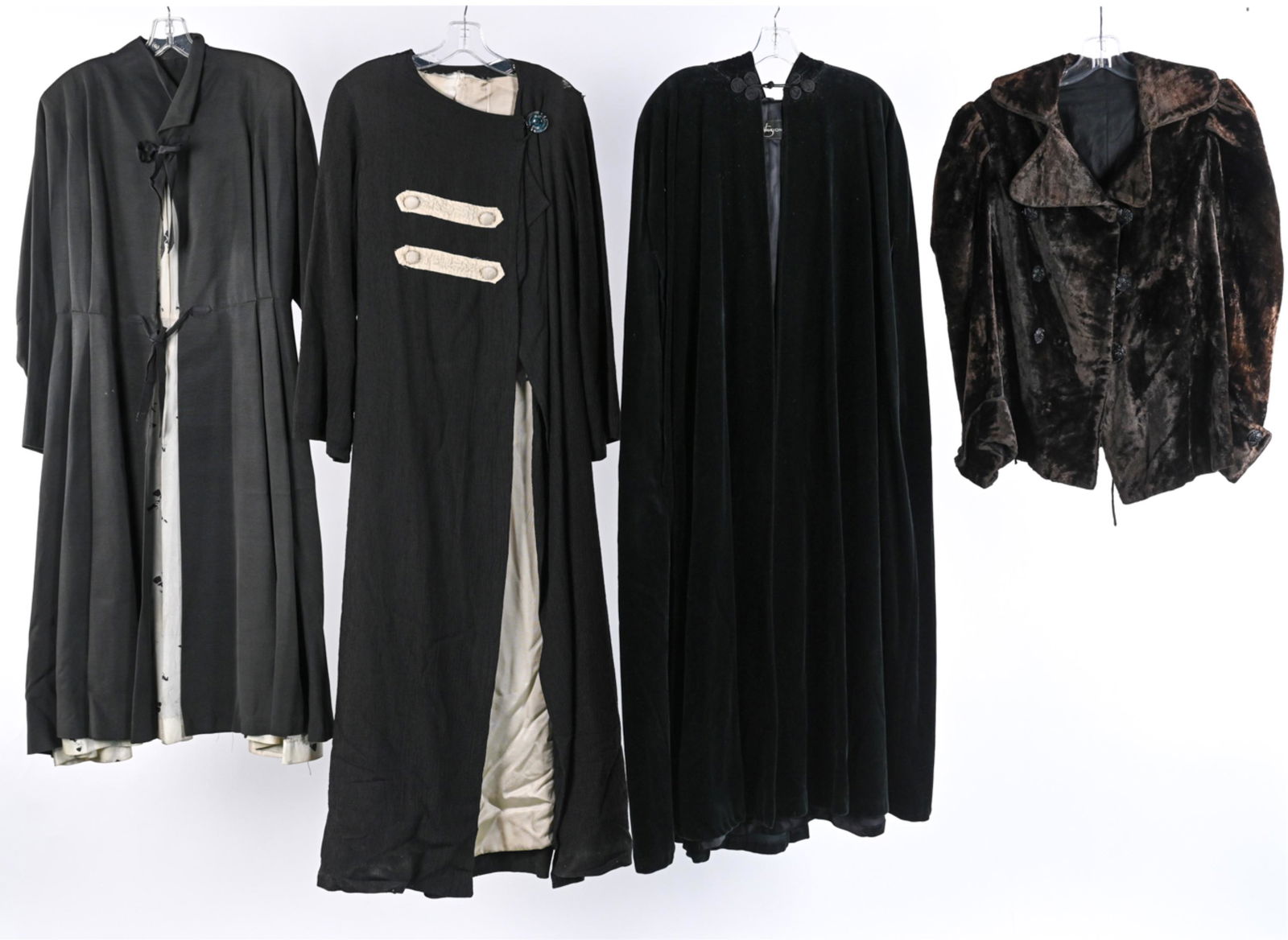 (4) 20TH C. WOMEN'S COATS & CAPES (1 of 16)