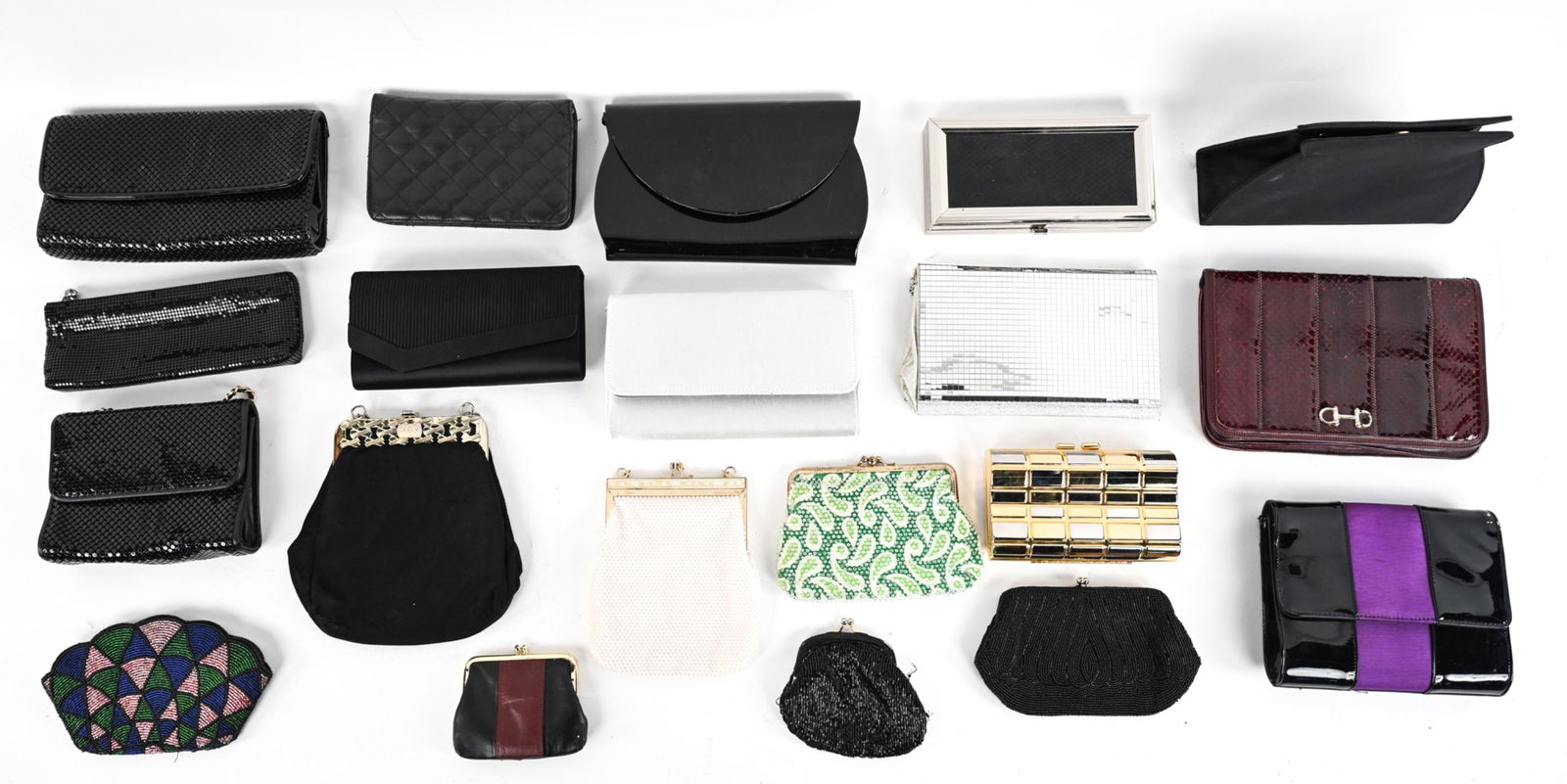 LARGE GROUPING OF VINTAGE CLUTCHES & EVENING BAGS (1 of 14)