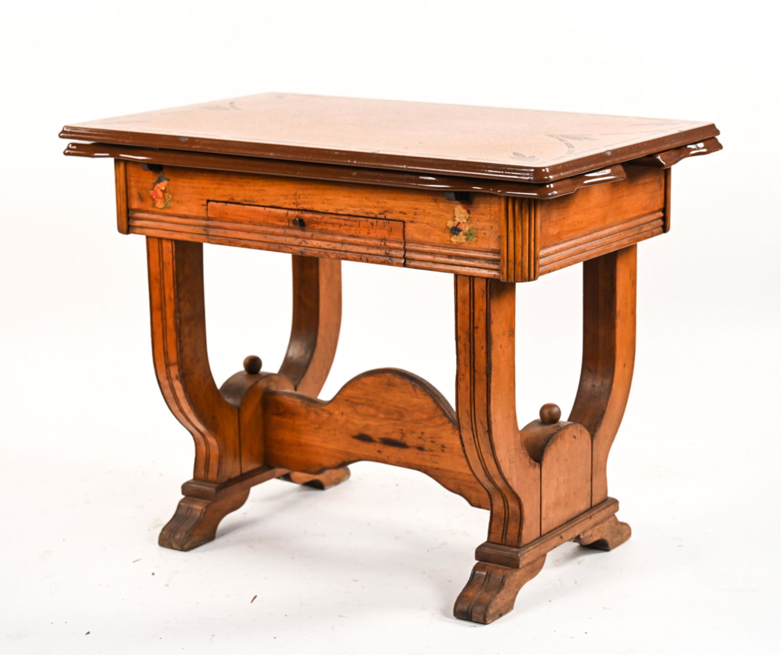 DECO ENAMEL TOP EXPANDABLE TABLE (1 of 17)