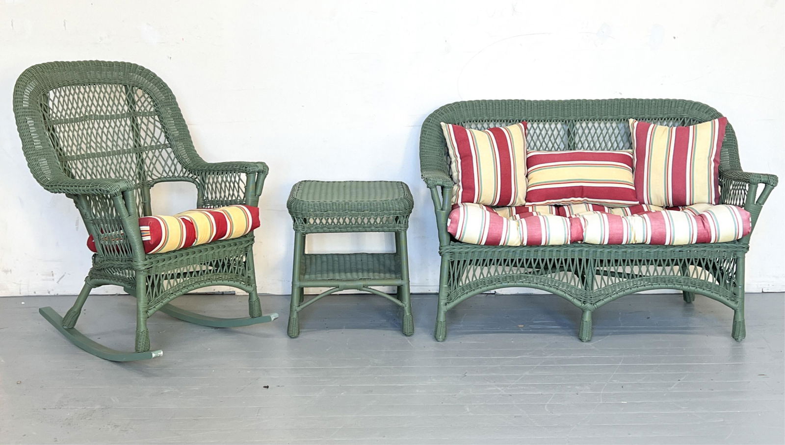 SYNTHETIC WICKER OUTDOOR FURNITURE SUITE (1 of 11)