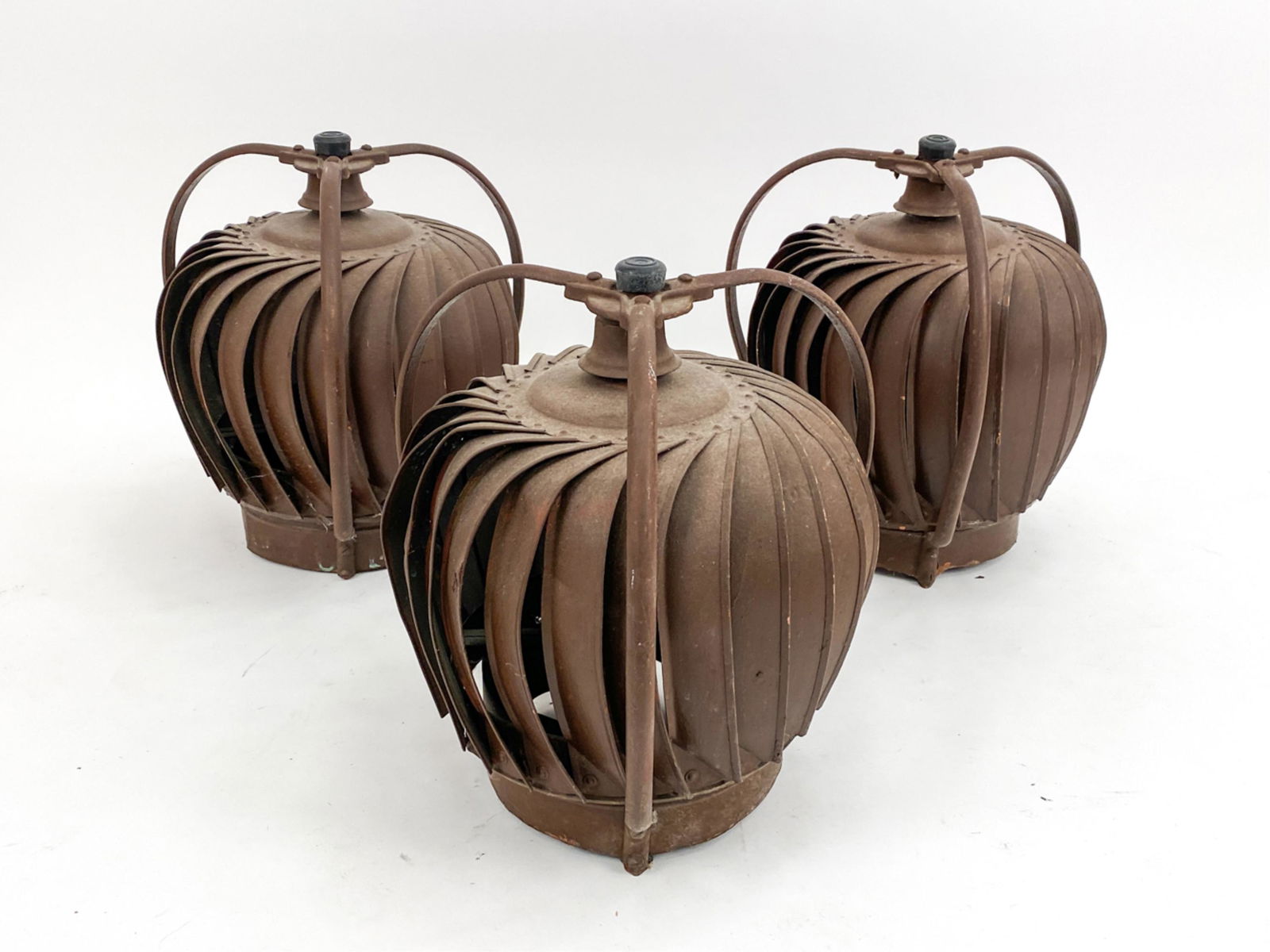 INDUSTRIAL IRON VENT COFFEE TABLE BASE (1 of 9)