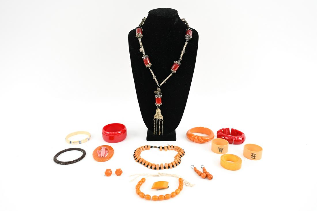 GROUPING OF JEWELRY ETC INCL BAKELITE & CELLULOID (1 of 16)