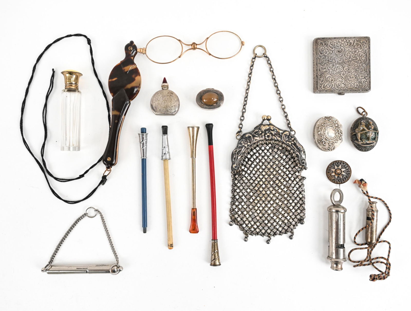 GROUPING OF VINTAGE & ANTIQUE ACCESSORIES (1 of 19)