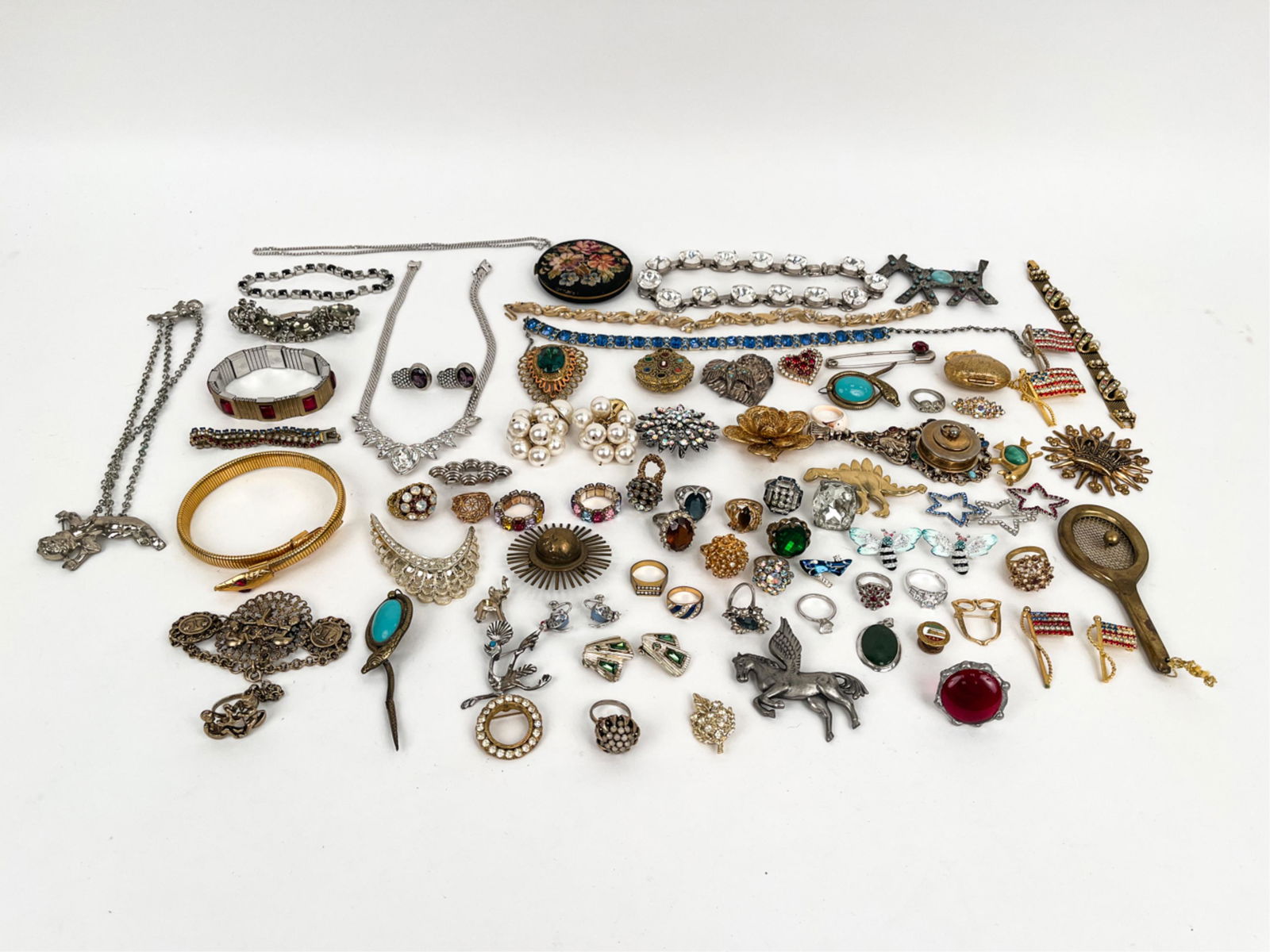 VINTAGE COSTUME JEWELRY GROUPING (1 of 9)