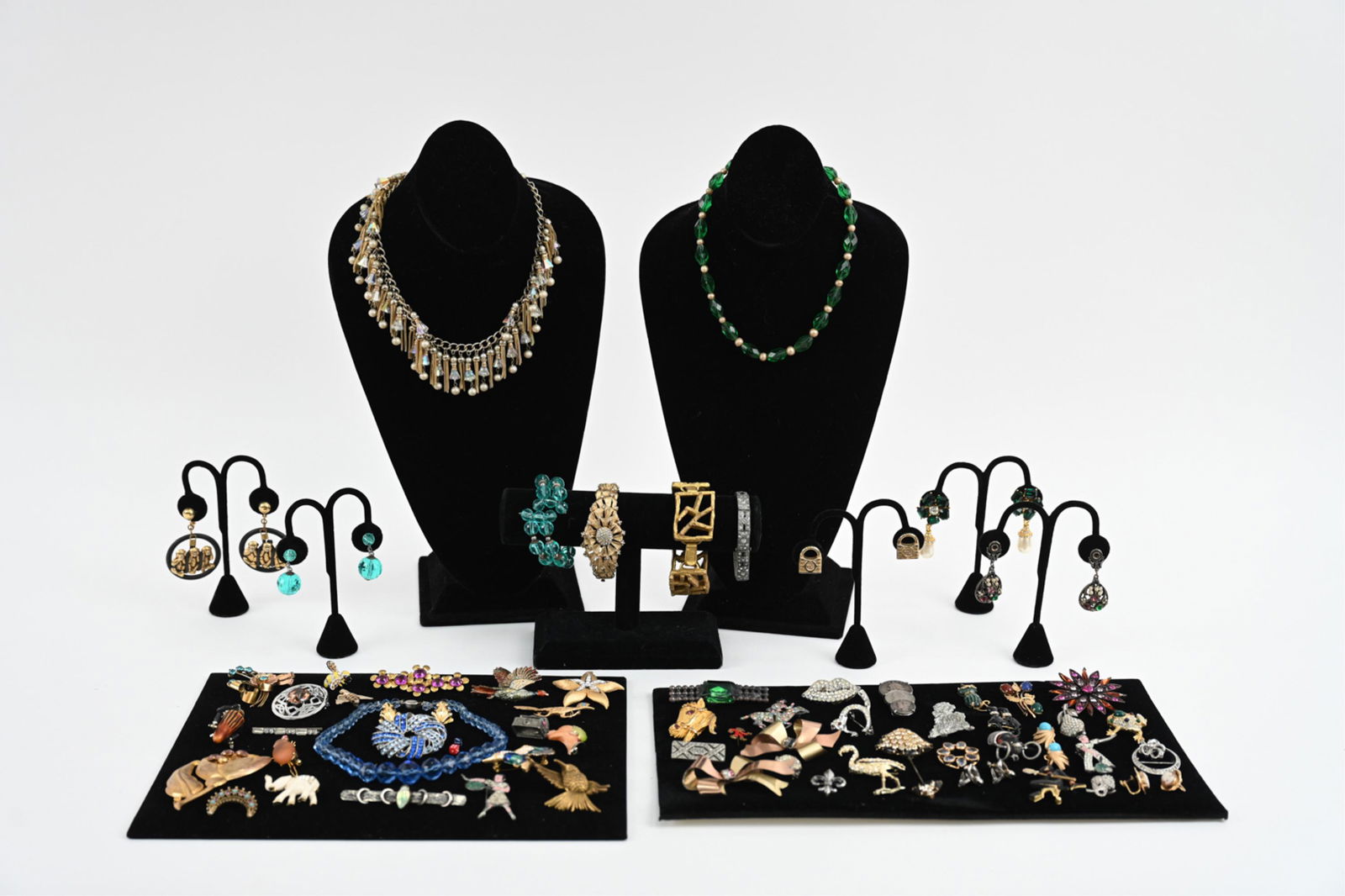 QUALITY VINTAGE COSTUME JEWELRY GROUPING (1 of 20)