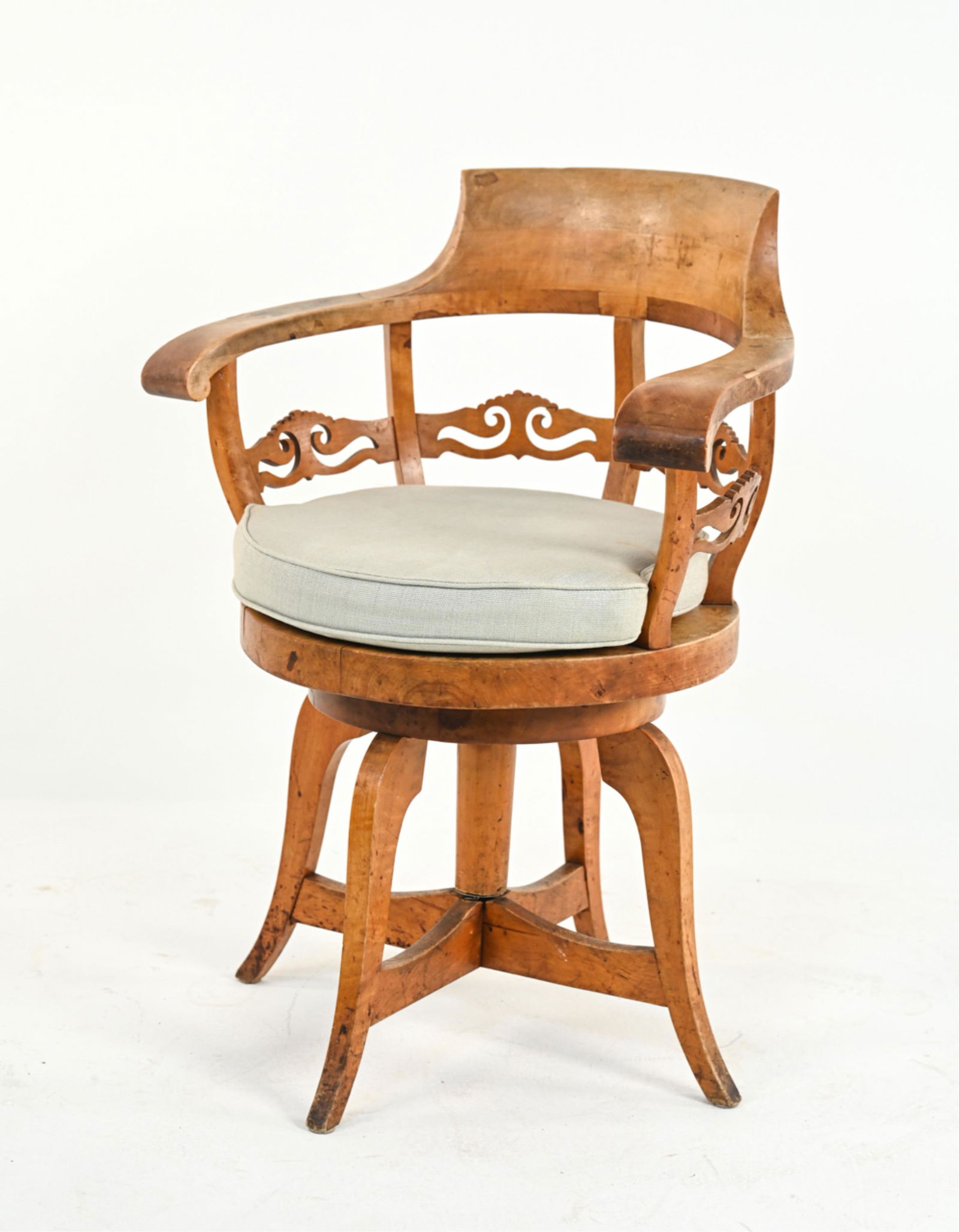ANTIQUE CARVED MAPLE CAPTAIN'S SWIVEL CHAIR (1 of 16)