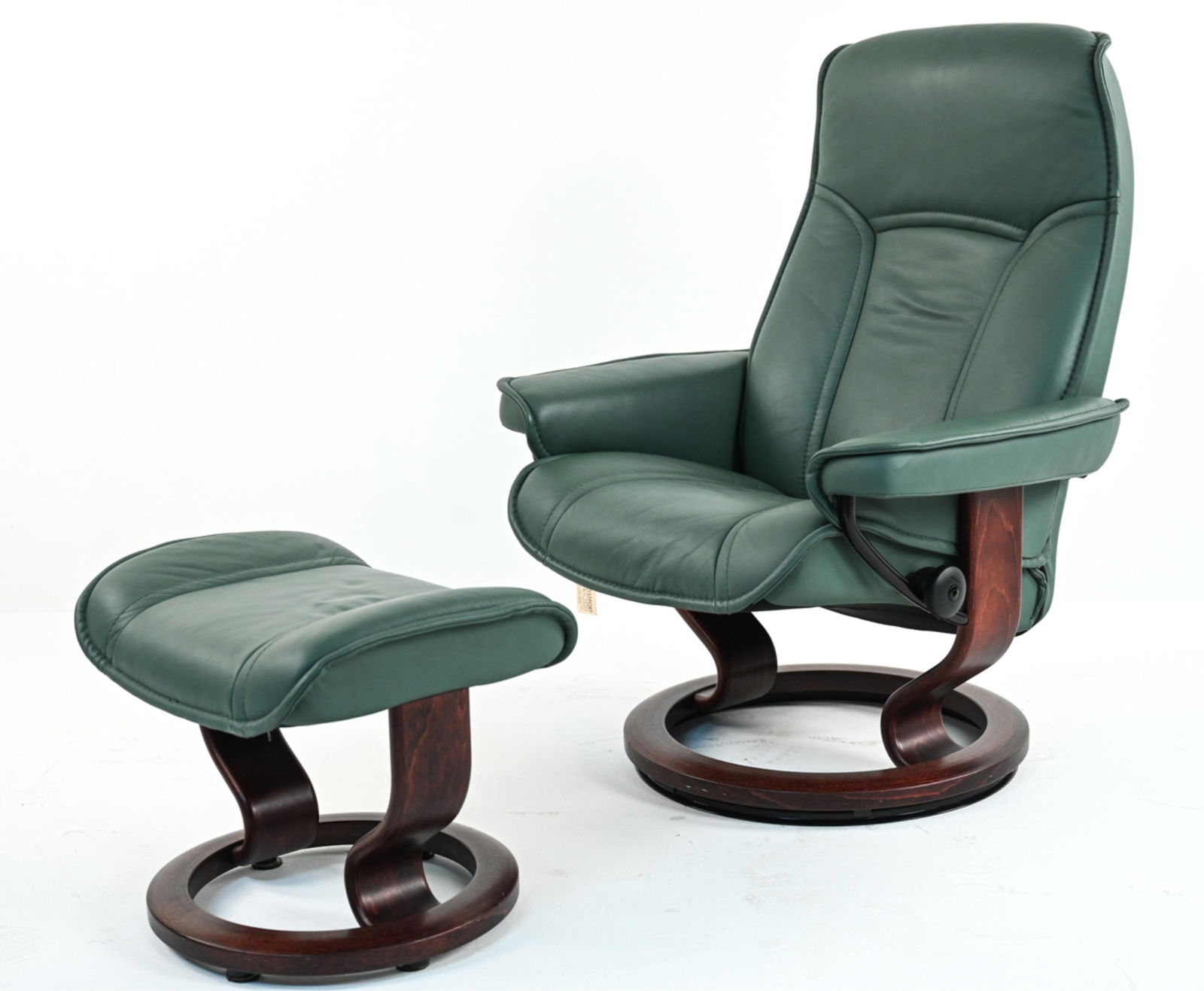 RARE EKORNES STRESSLESS SENATOR CHAIR & OTTOMAN (1 of 14)