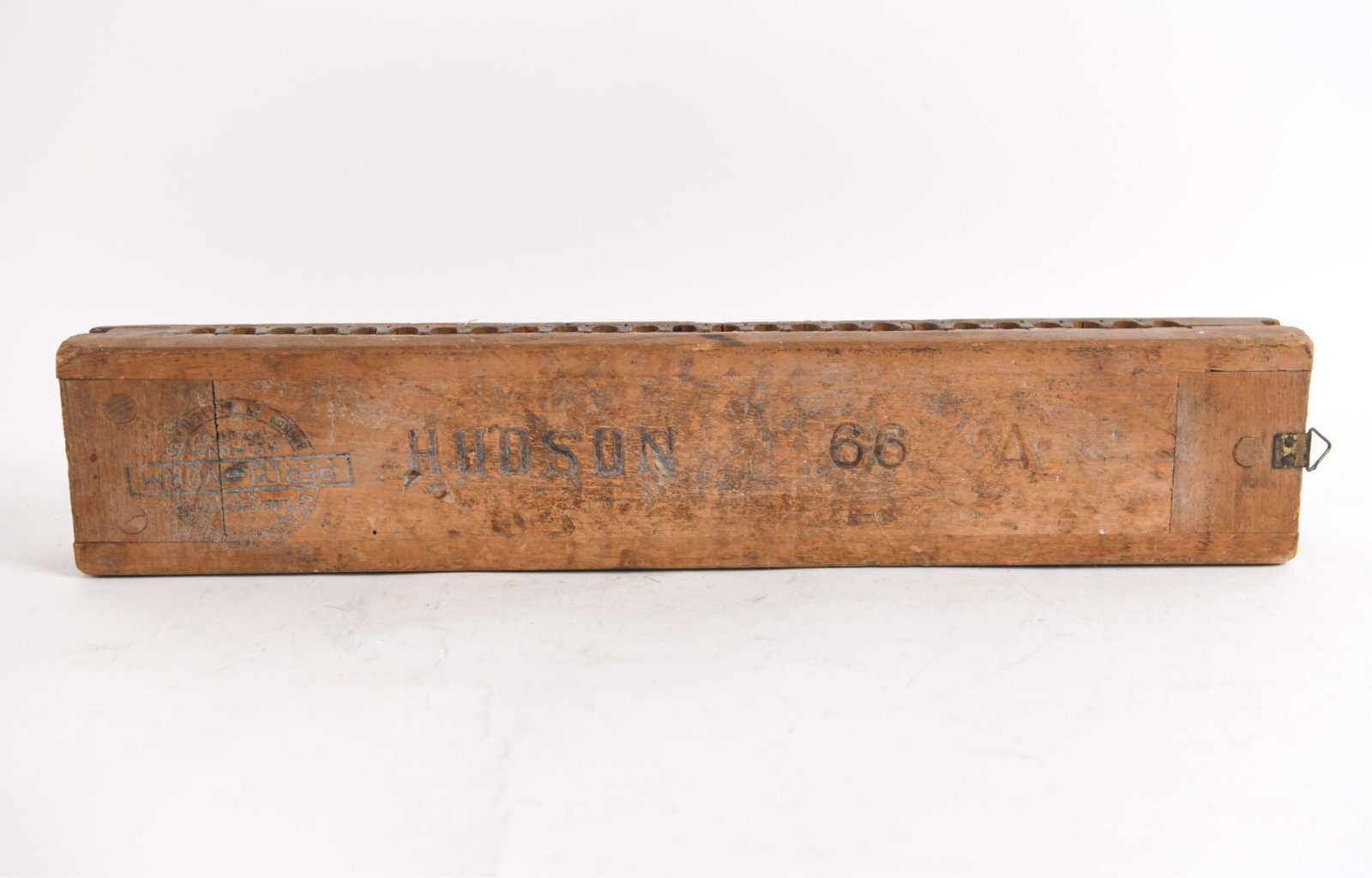 ANTIQUE 19TH CENTURY PERLU-VORM CIGAR MOLD: 19th Century wood cigar mold, stamped "Perlu-Vorm / Helmond (Holland)" with "Hudson" and model "66 - A" on side. Dimensions: H 4.25" x W 22" x D 2.75" Condition: Wear consistent with antique age and u