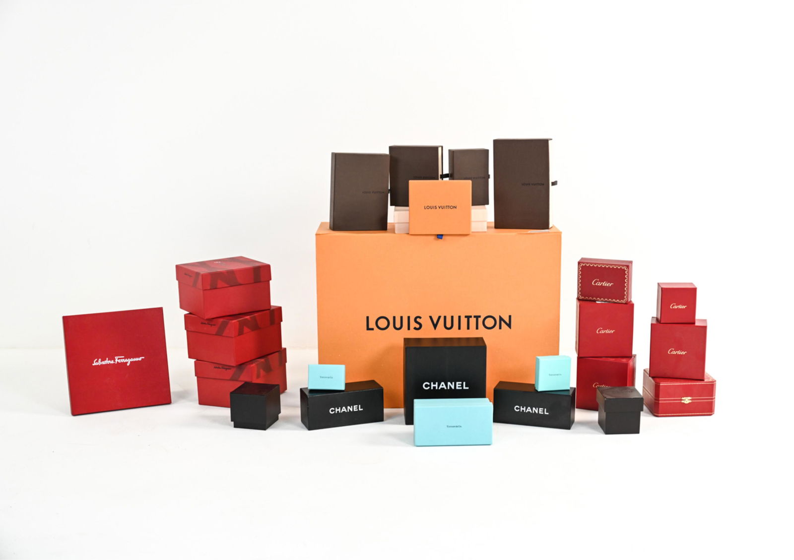 LARGE GROUPING OF DESIGNER BOXES & SHOPPING BAGS (1 of 12)