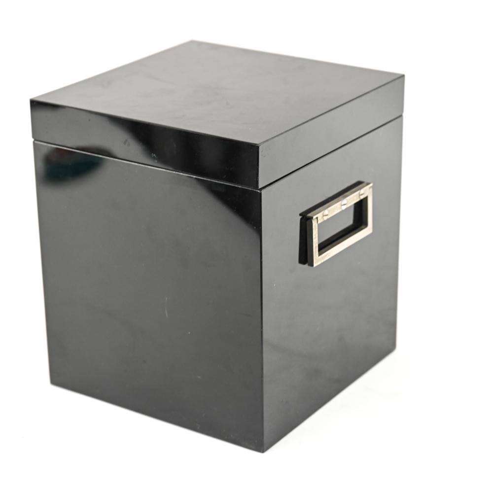 MODERN ITALIAN LACQUER ICE BUCKET (1 of 11)