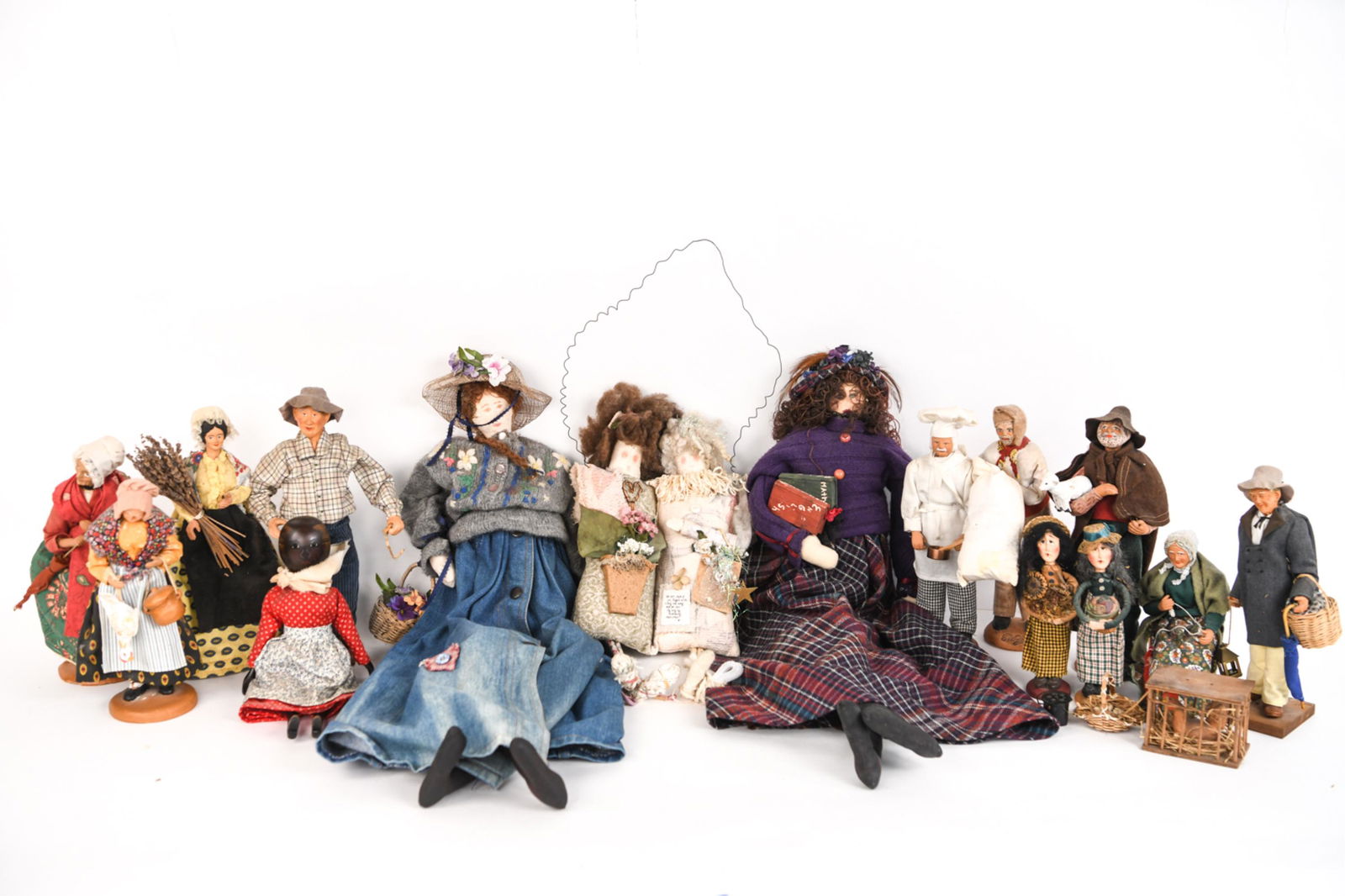 (15) DOLLS & FIGURINES INCL. PROVENCE SANTONS (1 of 20)
