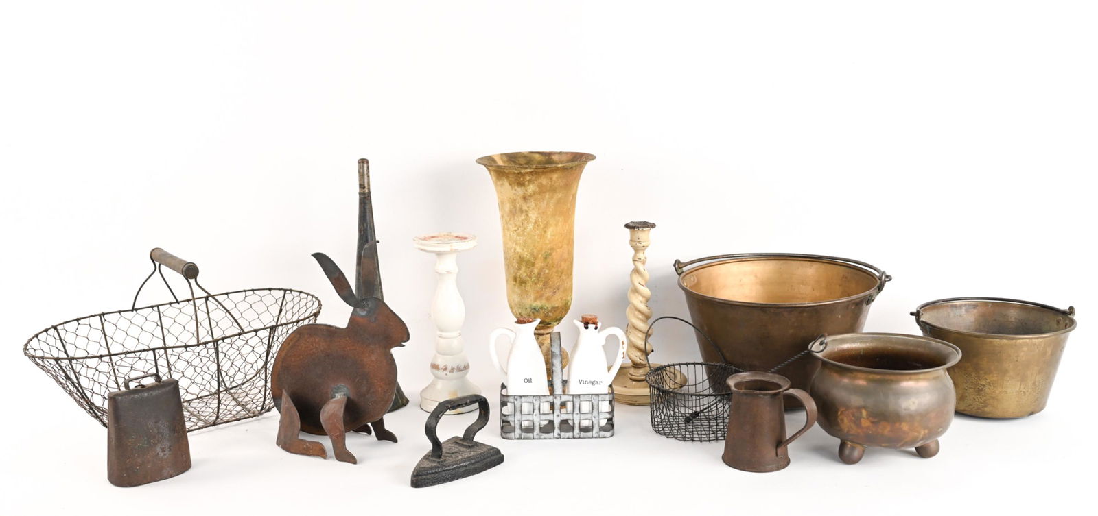 GROUPING OF RUSTIC & ANTIQUE FARMHOUSE DECOR (1 of 16)