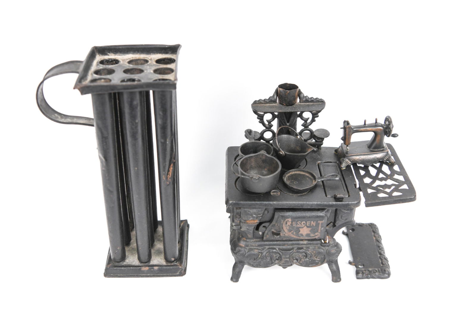 CANDLE MOLD & MINIATURE CAST IRON STOVE (1 of 18)