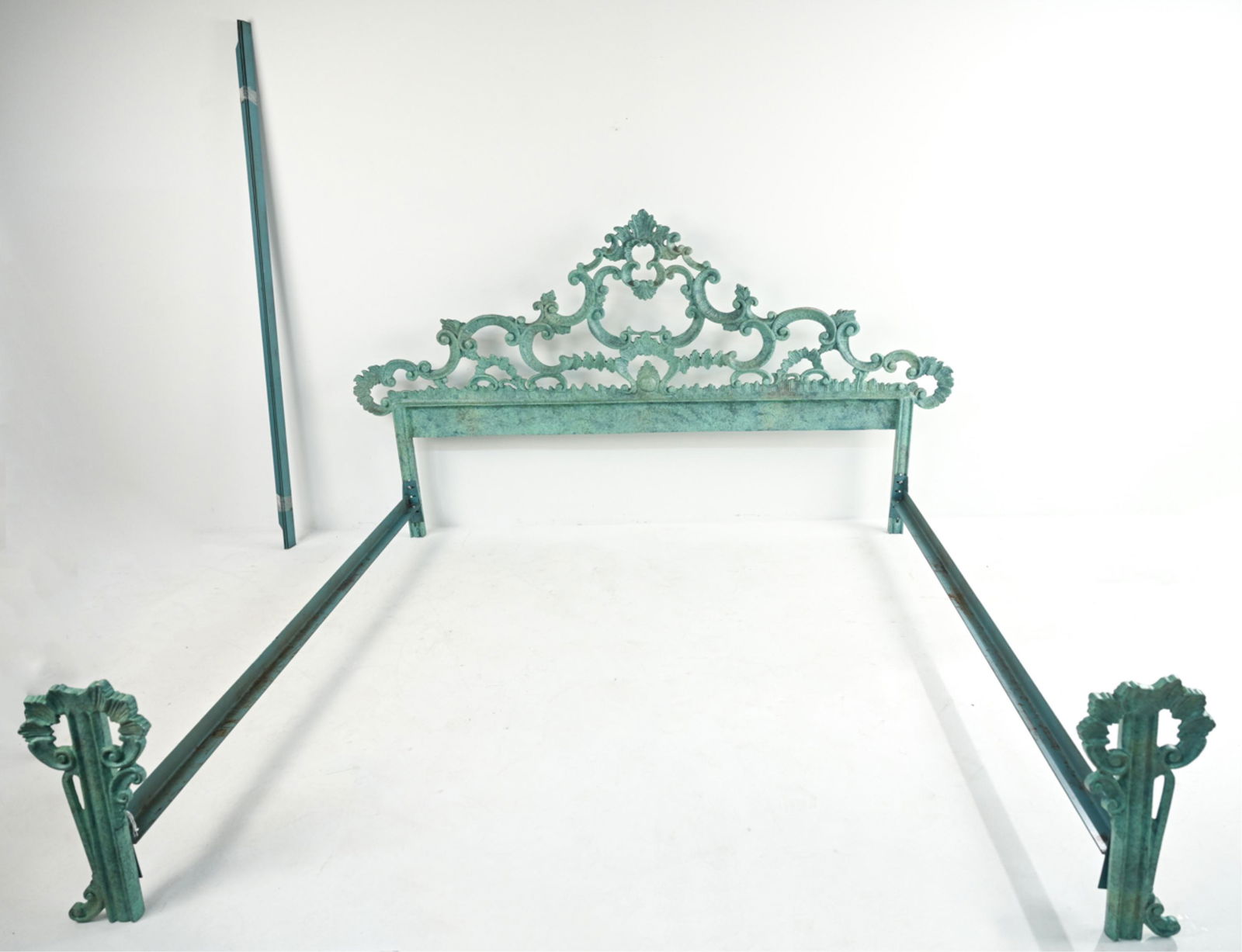 FAUX-PATINATED CAST IRON KING SIZE BED FRAME (1 of 11)