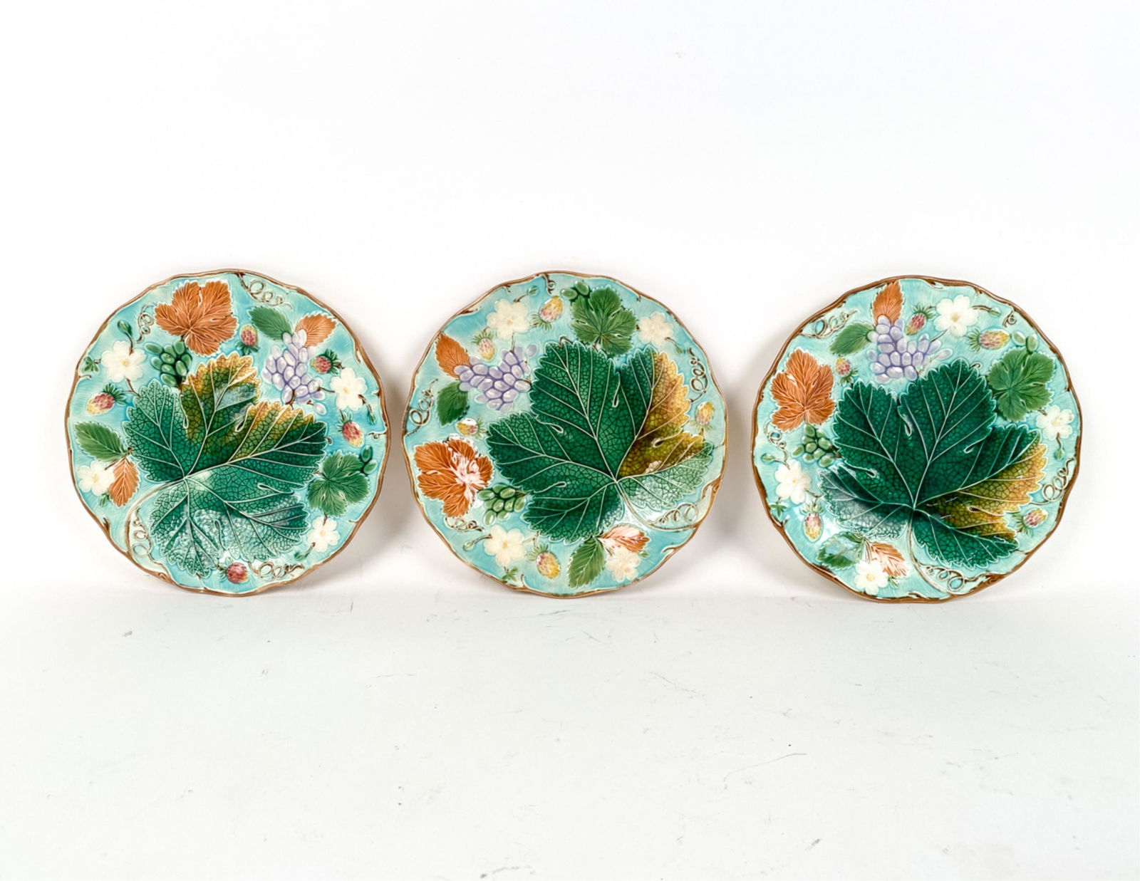 (3) 19TH C. WEDGWOOD MAJOLICA GRAPE LEAF PLATES (1 of 19)