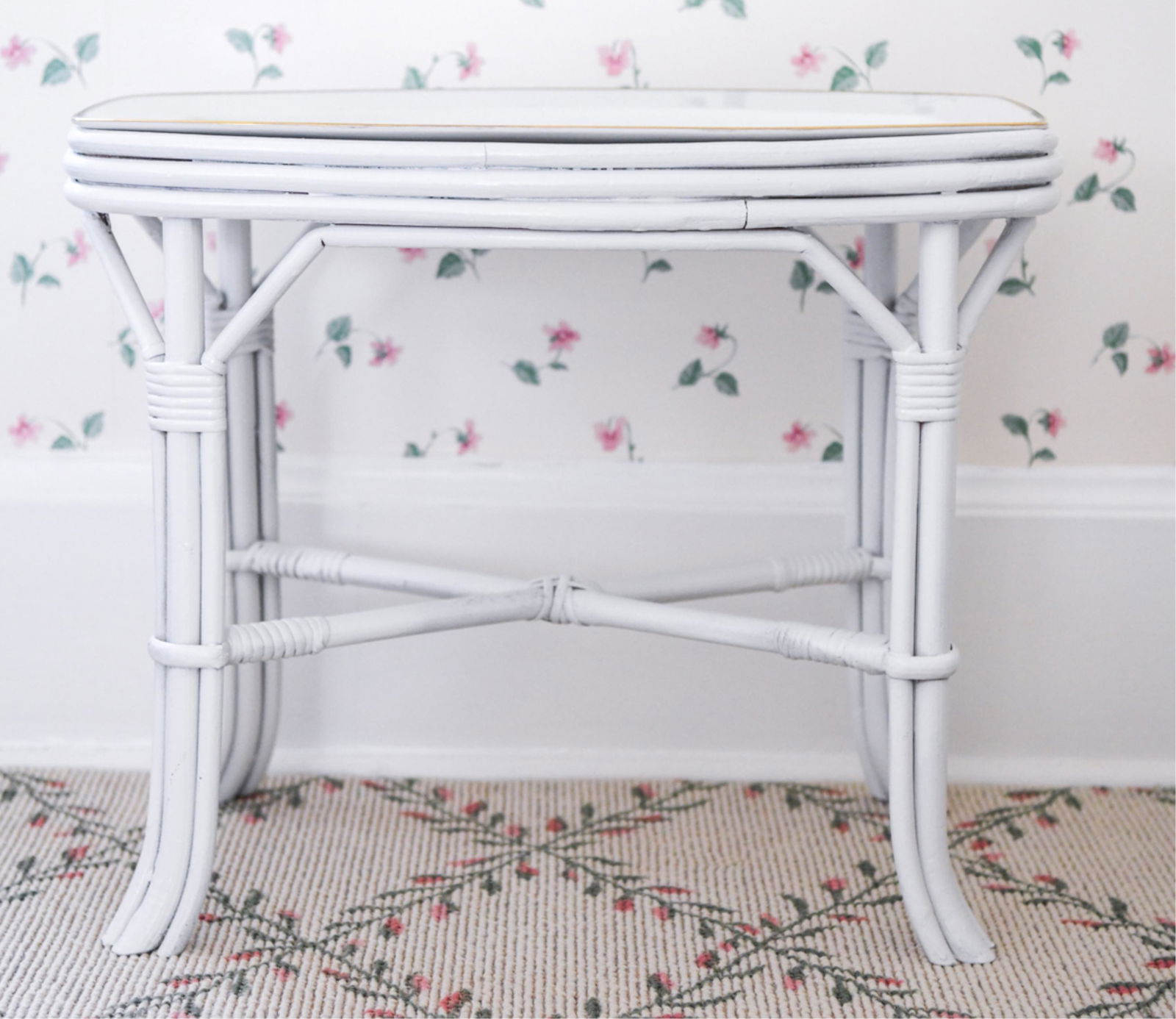 HUTSCHENREUTHER BAVARIAN PORCELAIN TRAY TOP TABLE (1 of 6)