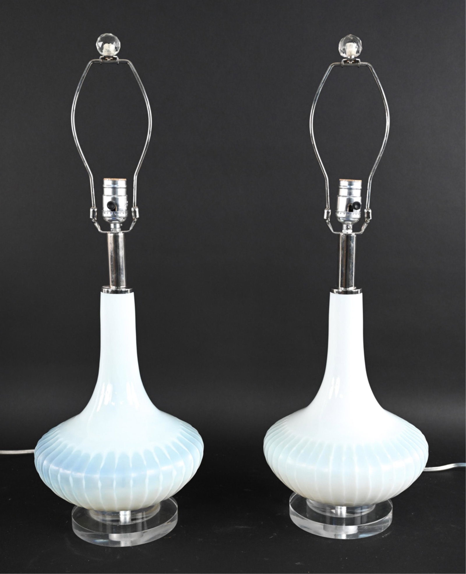 PAIR OF CONTEMPORARY OPALESCENT GLASS TABLE LAMPS (1 of 11)