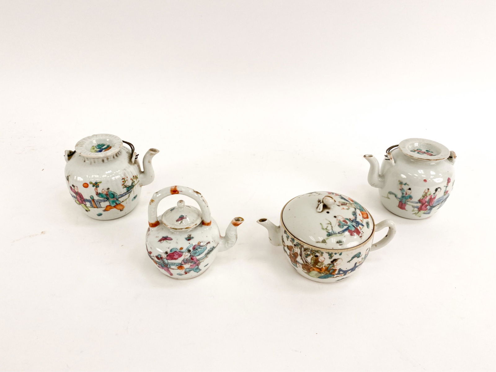 (4) QING DYNASTY CHINESE PORCELAIN TEAPOTS (1 of 20)