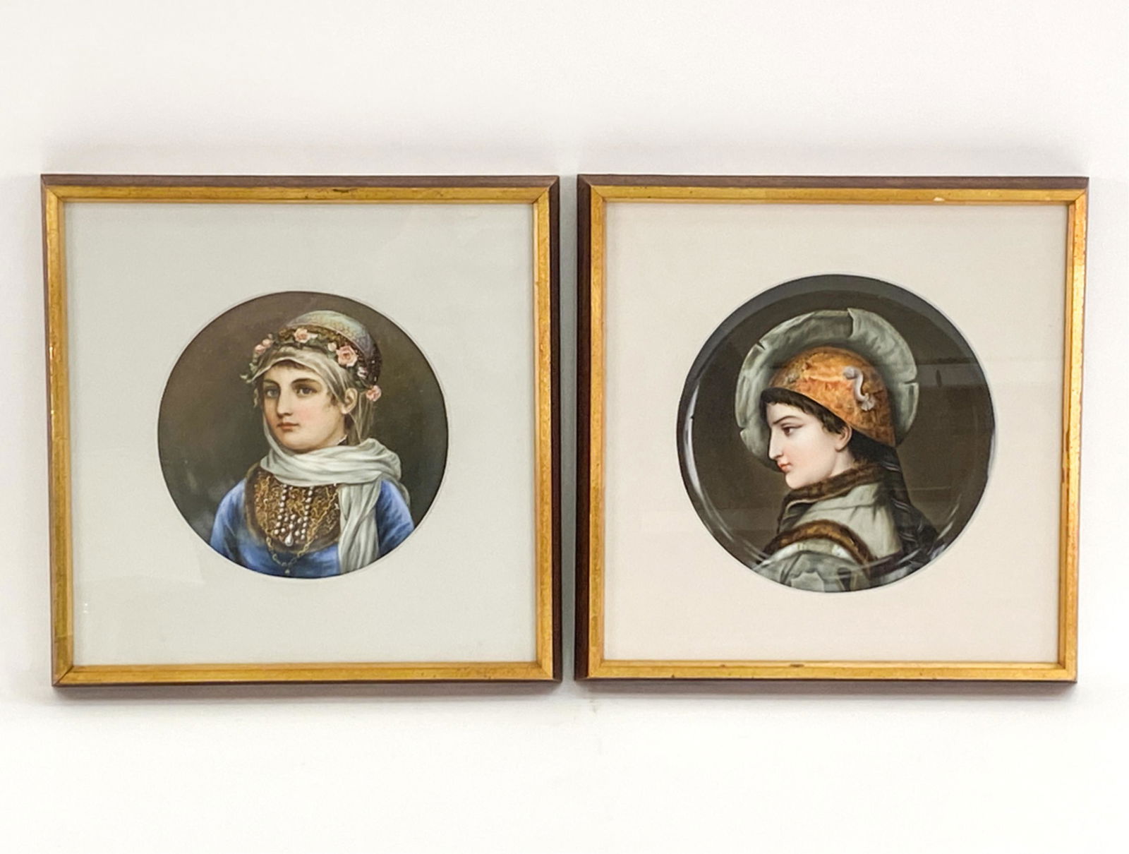 PAIR OF 19TH C. PORCELAIN PORTRAIT PLATES (1 of 8)
