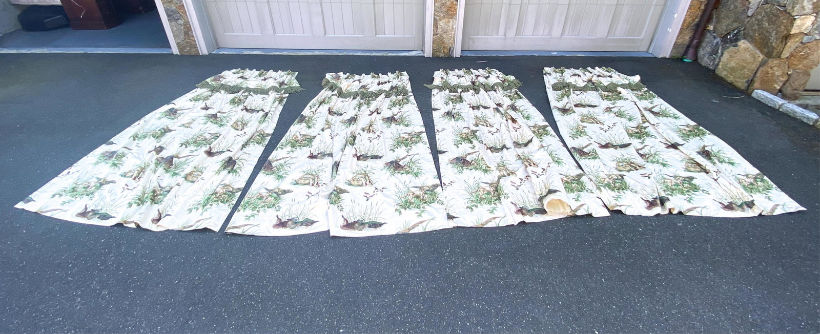 (4) HUNTING DOG & DUCK PATTERN CURTAINS (1 of 14)