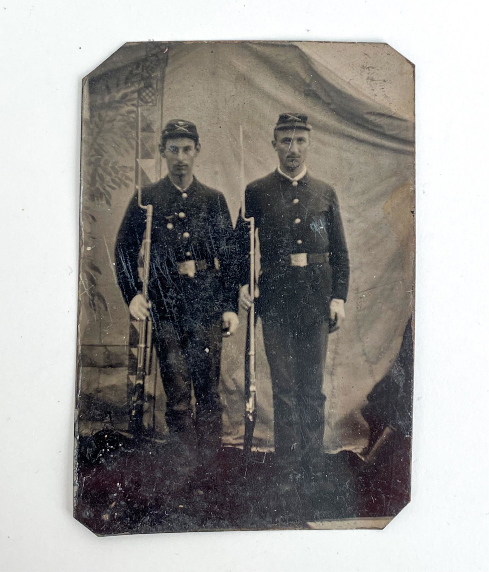 1/6 PLATE AMBROTYPE TWO CIVIL WAR SOLDIERS (1 of 4)