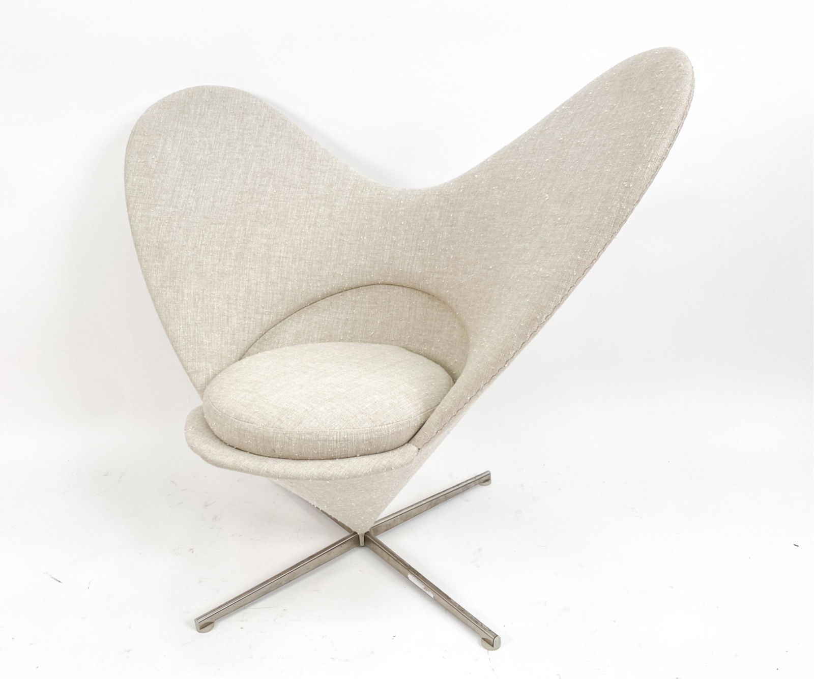 VERNER PANTON HEART CONE CHAIR FOR VITRA (1 of 12)